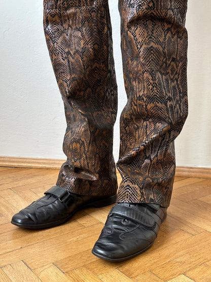 プラダ Prada Leather sneaker 皮靴 Black 黒 Toto Praha Vintage clothing shop store 古着屋 プラハ Prague Made in Italy 90年代 ヴィンテージ 