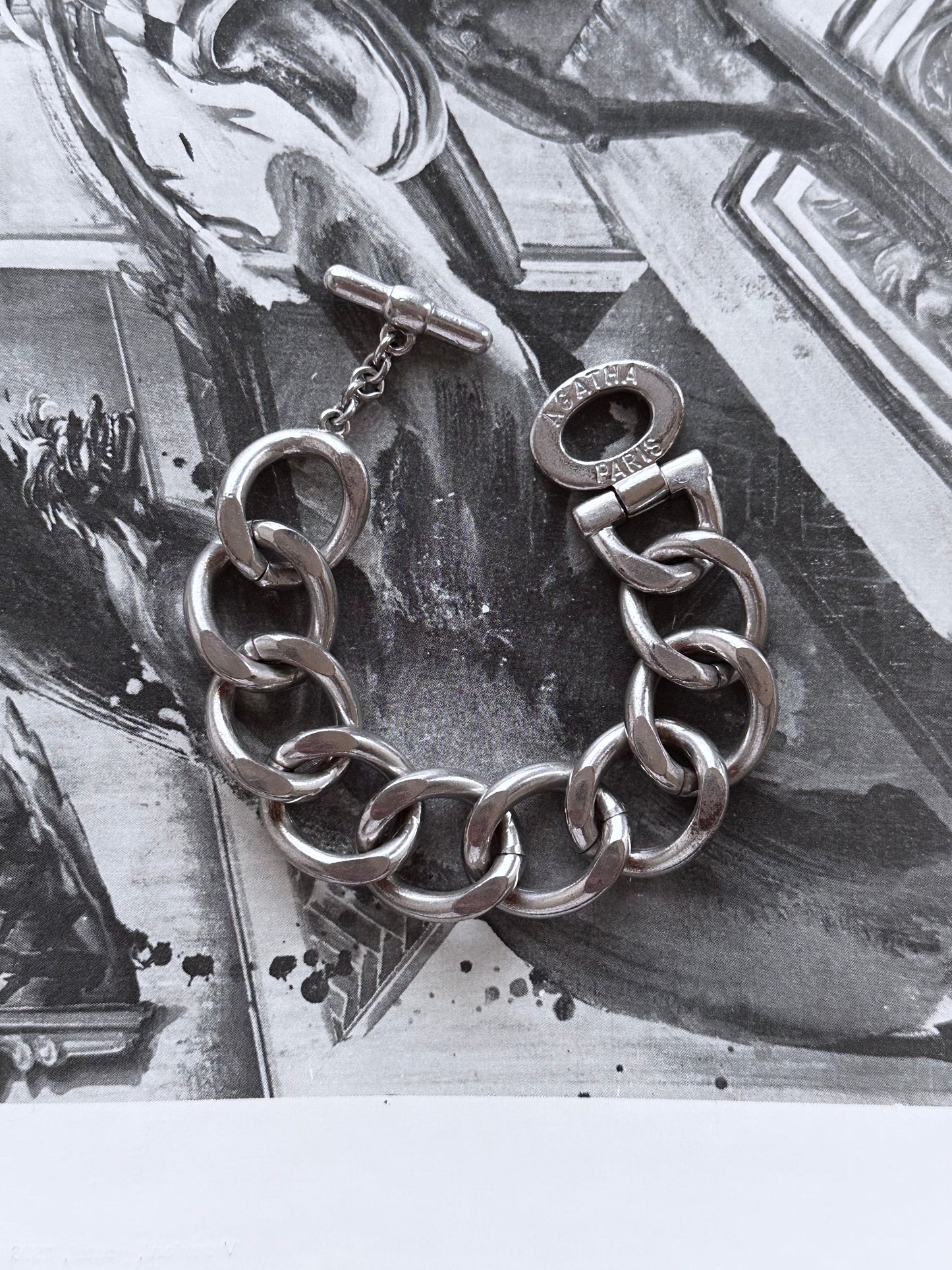 80s 70s France AGATHA curve curb chain bracelet metal chrome 1980s 1970s vintage old French hermes フレンチヴィンテージ エルメス ジュエリー ブレスレット TOTO 古着 古着屋 プラハ Prague vintage shop used clothes jewelry store