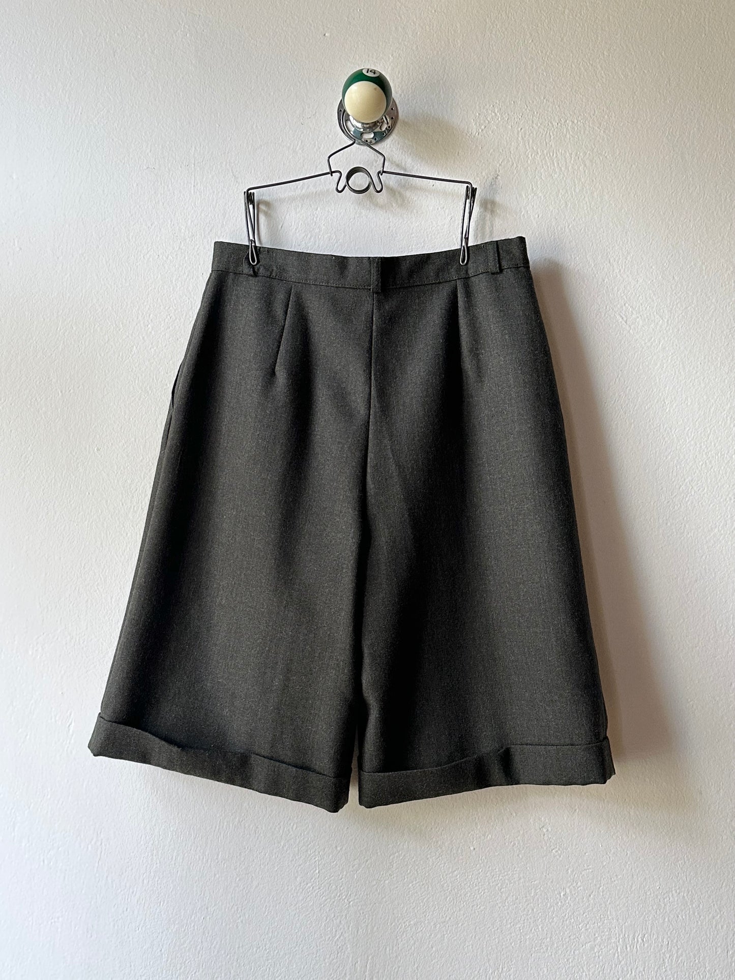 Virgin wool dress shorts in grey olive W30