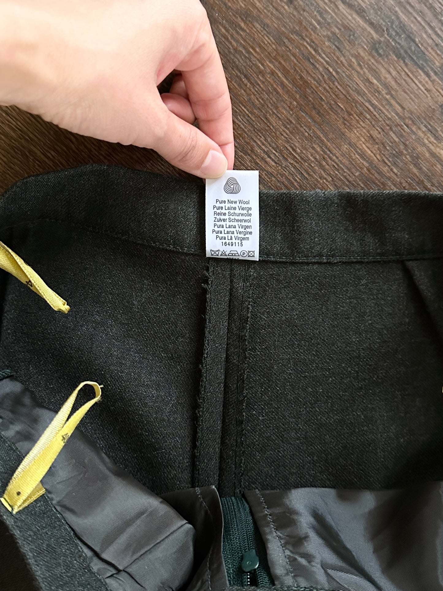Virgin wool dress shorts in grey olive W30