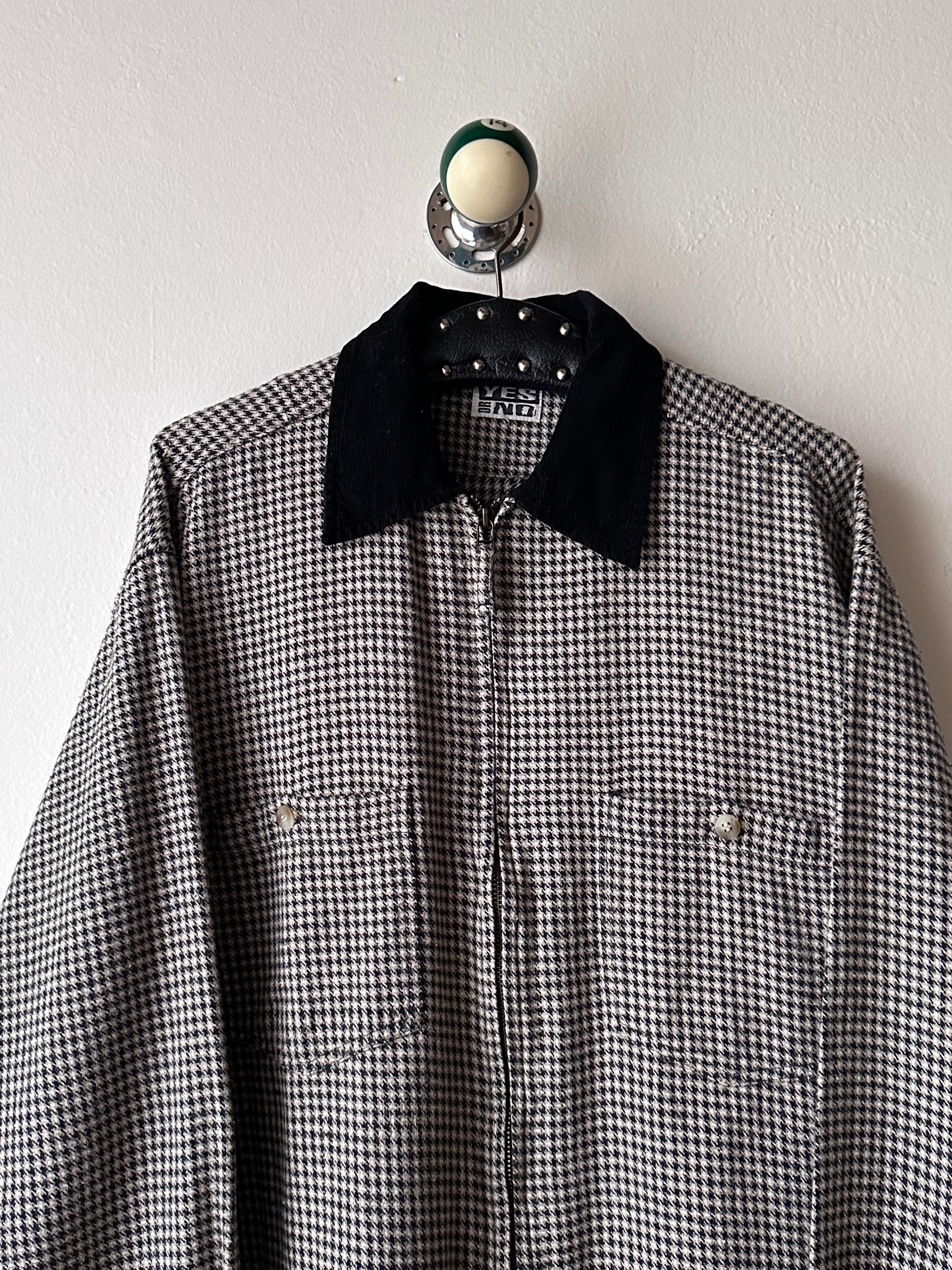 Toto Praha Vintage clothing store Prague Antique shop 古着屋 ヴィンテージ アンティーク ユーロ古着 ヨーロッパ古着 フランス買い付け 古着卸 ショールーム 