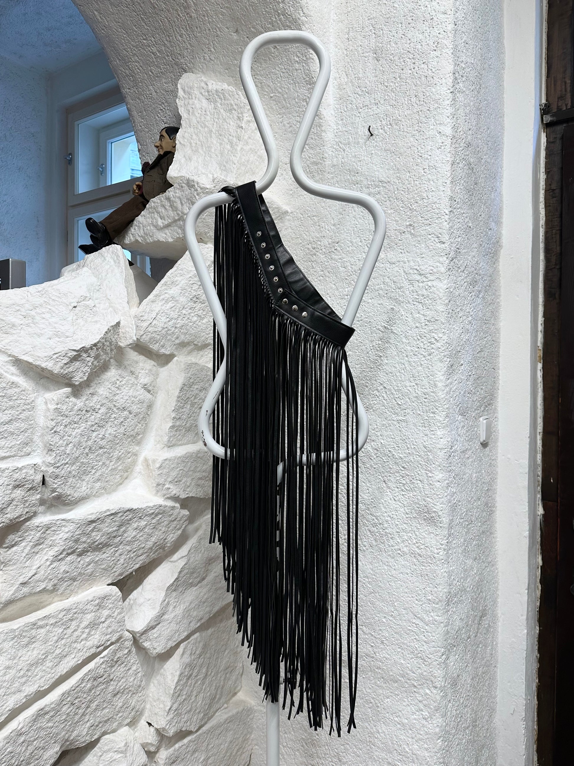 Great Britain leather fringe belt skirt dead stock deadstock made in England vintage イギリス レザー フリンジ ベルト スカート ヴィンテージ プラハ 古着屋 古着 プラハ古着屋 チェコ TOTO