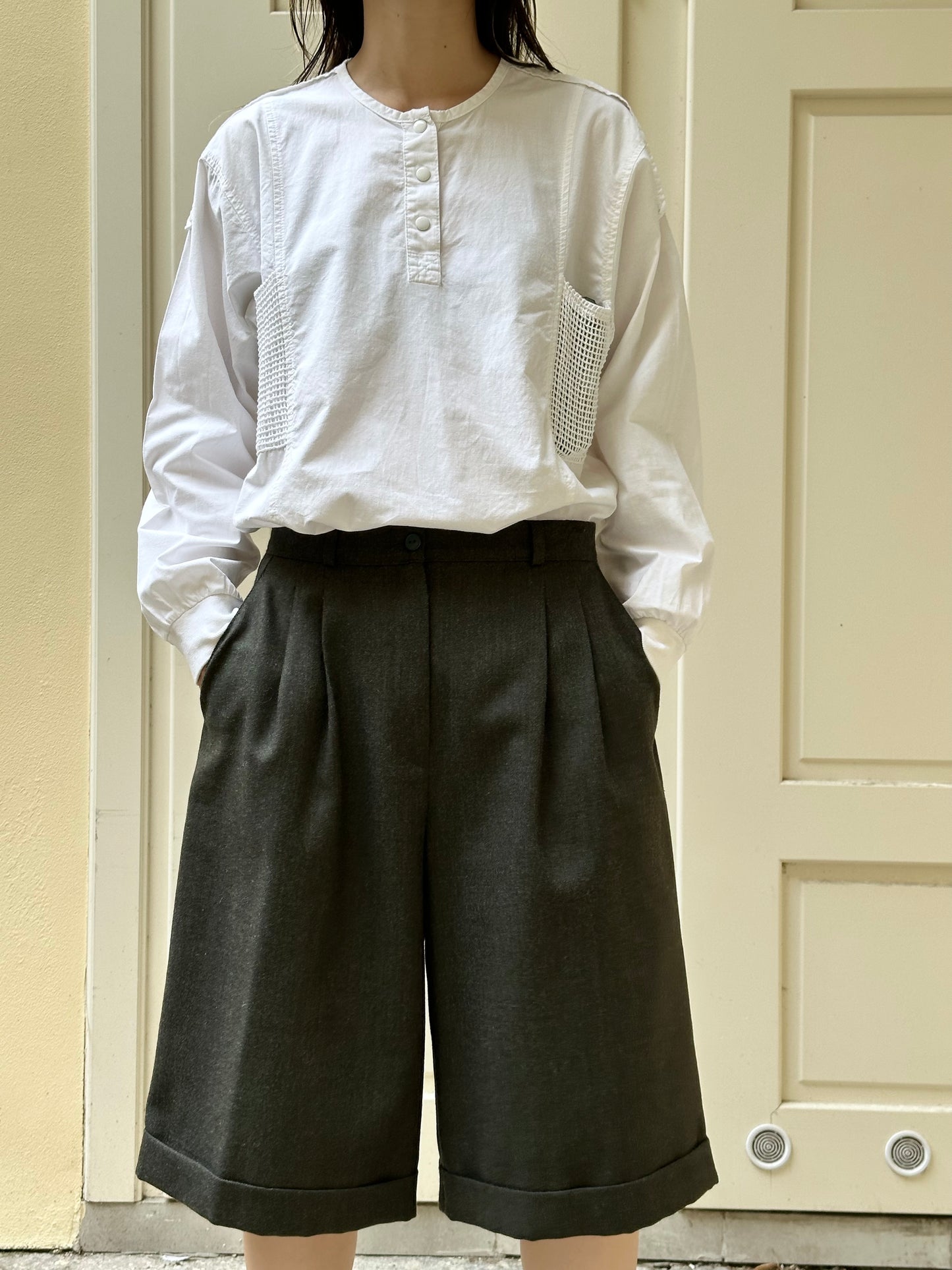 Virgin wool dress shorts in grey olive W30
