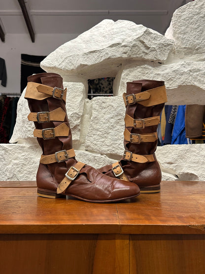 Vivienne Westwood Pirate Boots ヴィヴィアンウエストウッド Toto Praha Prague Vintage store Vintage clothing プラハ 古着屋 古着 Made in England イギリス製 イギリス古着 Archive Vintage ヴィンテージ アーカイヴ ユーロ古着 ヨーロッパ古着  ブーツ 革靴 パイレーツブーツ 1981's 