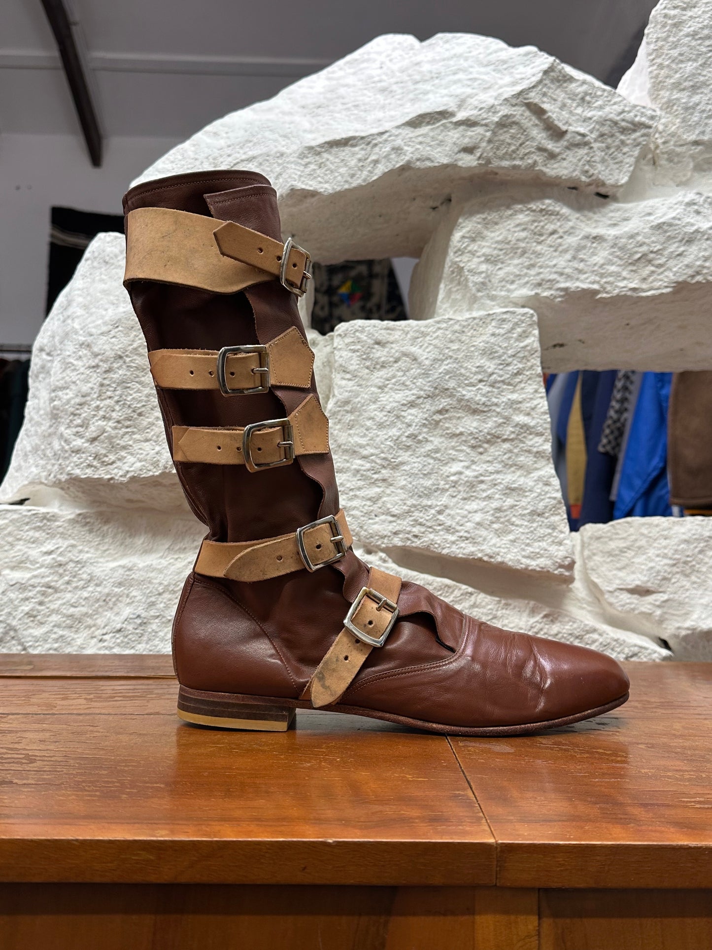 Vivienne Westwood Pirate Boots ヴィヴィアンウエストウッド Toto Praha Prague Vintage store Vintage clothing プラハ 古着屋 古着 Made in England イギリス製 イギリス古着 Archive Vintage ヴィンテージ アーカイヴ ユーロ古着 ヨーロッパ古着  ブーツ 革靴 パイレーツブーツ 1981's 