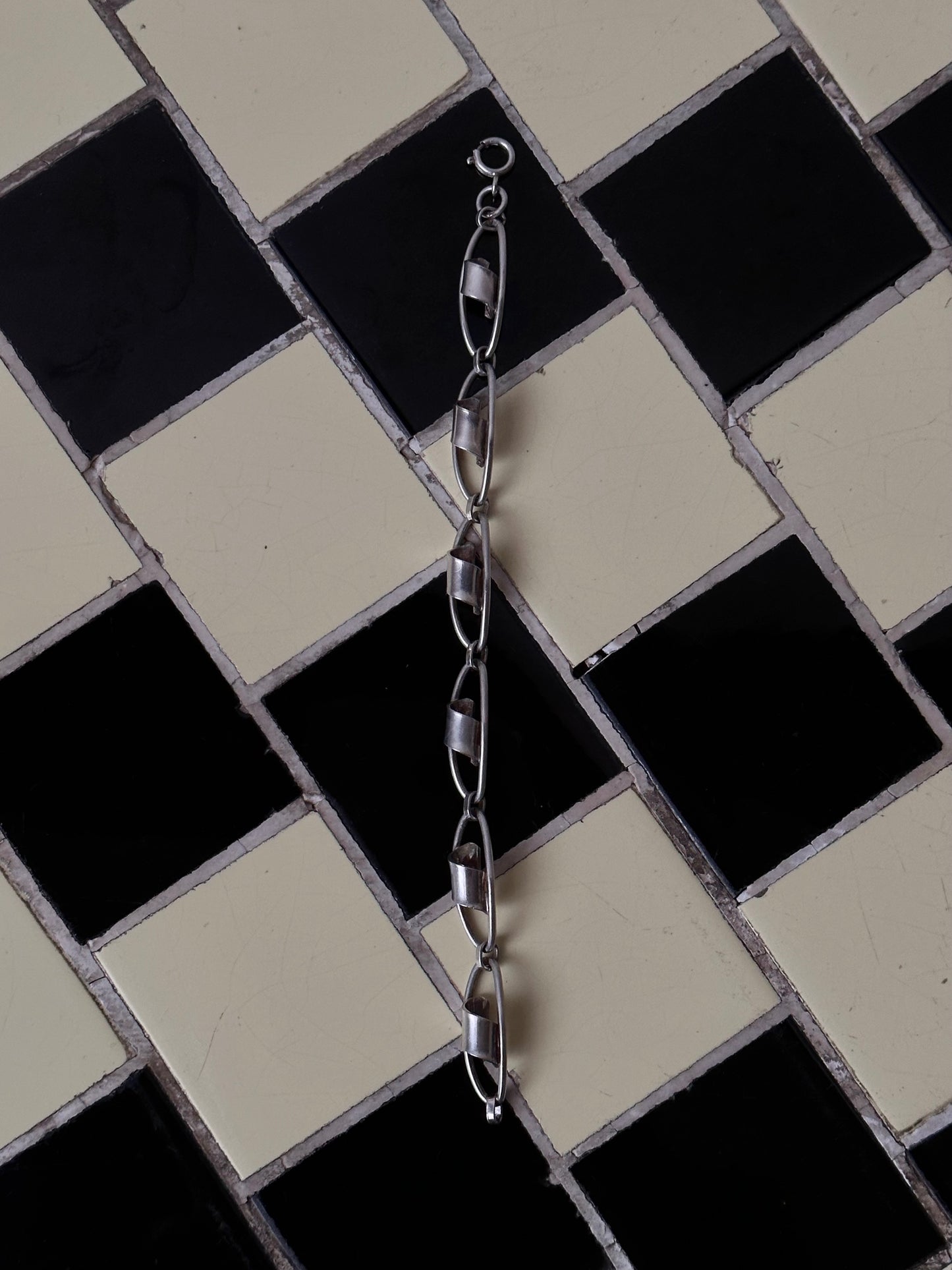 German 800 capsule chain bracelet