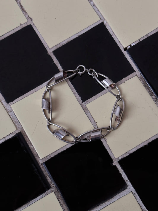 German 800 capsule chain bracelet