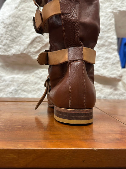 Vivienne Westwood Pirate Boots ヴィヴィアンウエストウッド Toto Praha Prague Vintage store Vintage clothing プラハ 古着屋 古着 Made in England イギリス製 イギリス古着 Archive Vintage ヴィンテージ アーカイヴ ユーロ古着 ヨーロッパ古着  ブーツ 革靴 パイレーツブーツ 1981's 