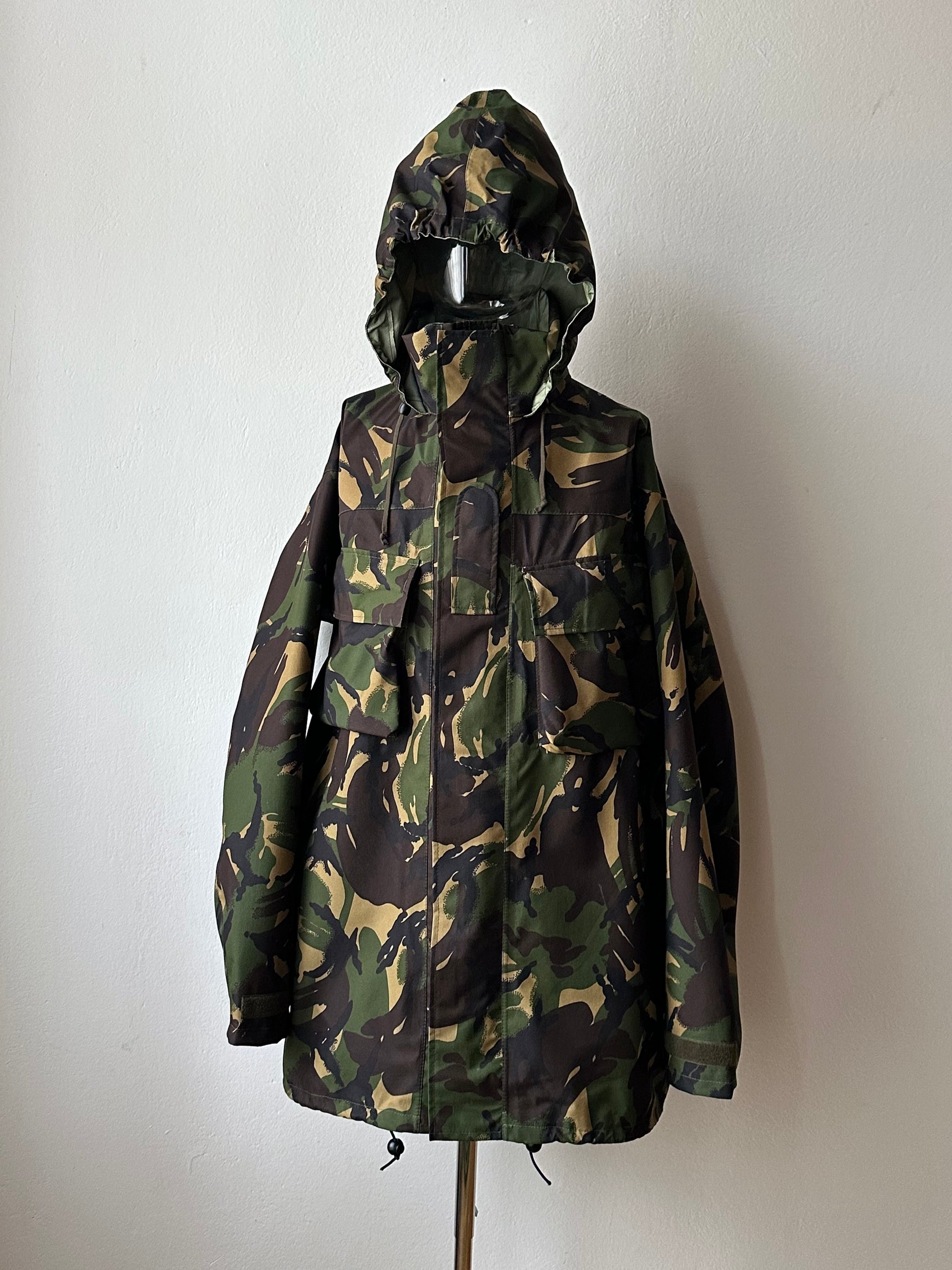 French Army Gore-Tex parka フランス軍 ゴアテックス 軍物 France Military ミリタリー Toto Praha Vintage clothing shop Antique shop 古着屋 プラハ Showroom appointment Prague ユーロ古着 ヨーロッパ古着 古着卸 ヴィンテージ