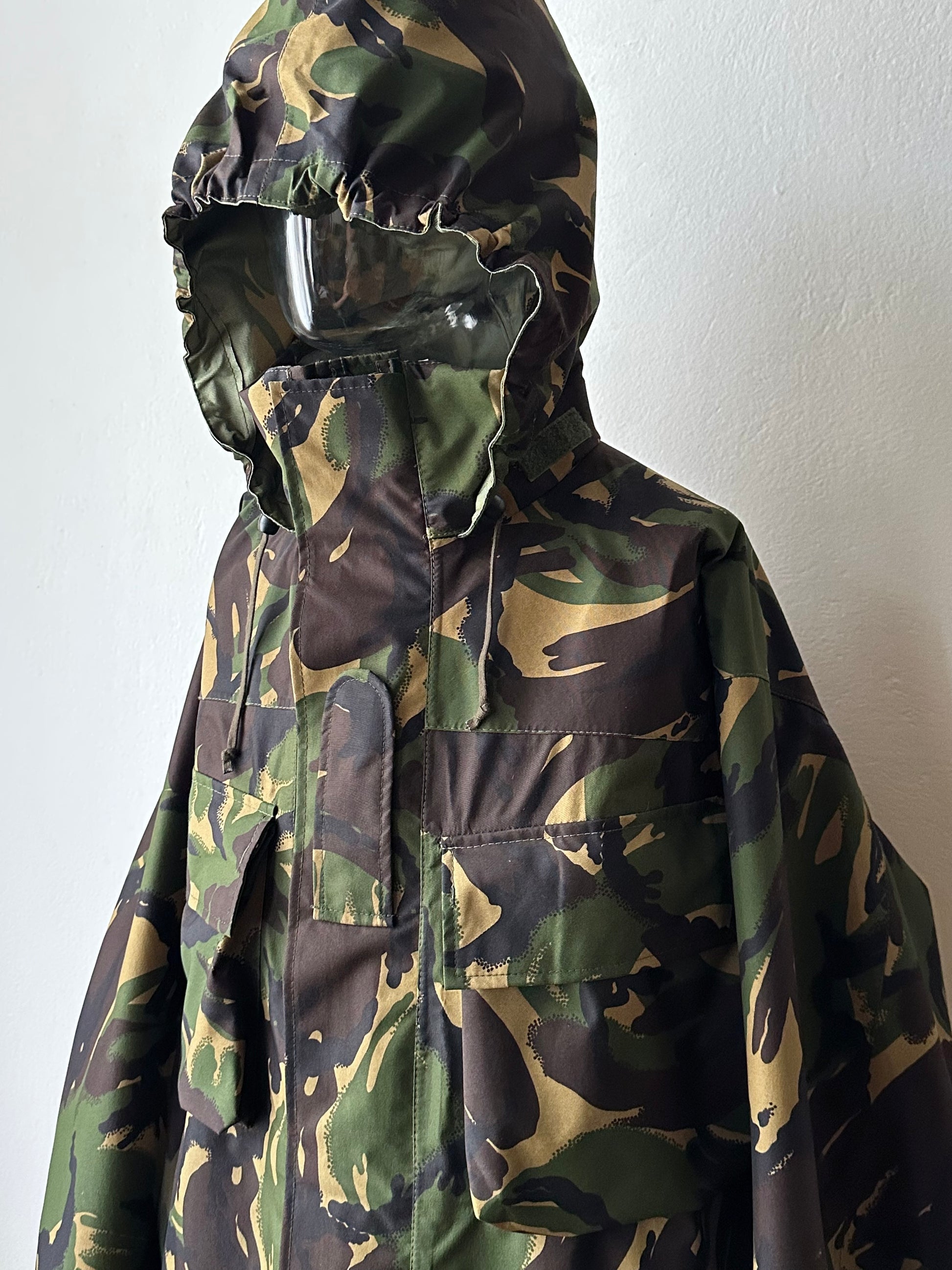 French Army Gore-Tex parka フランス軍 ゴアテックス 軍物 France Military ミリタリー Toto Praha Vintage clothing shop Antique shop 古着屋 プラハ Showroom appointment Prague ユーロ古着 ヨーロッパ古着 古着卸 ヴィンテージ