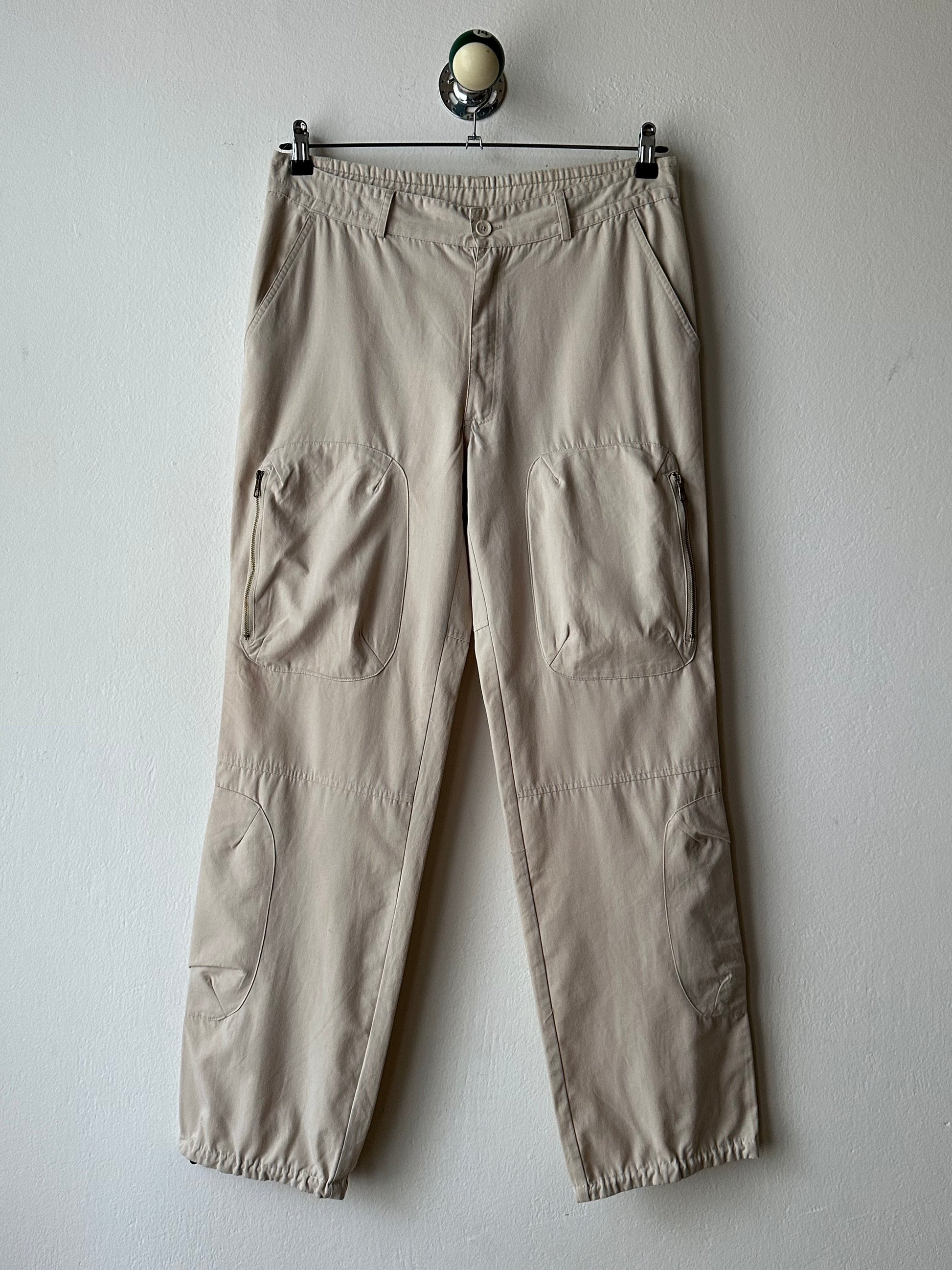 Toto Praha Vintage clothing shop Antique shop 古着屋 プラハ Showroom appointment Prague ユーロ古着 ヨーロッパ古着 古着卸 ヴィンテージ