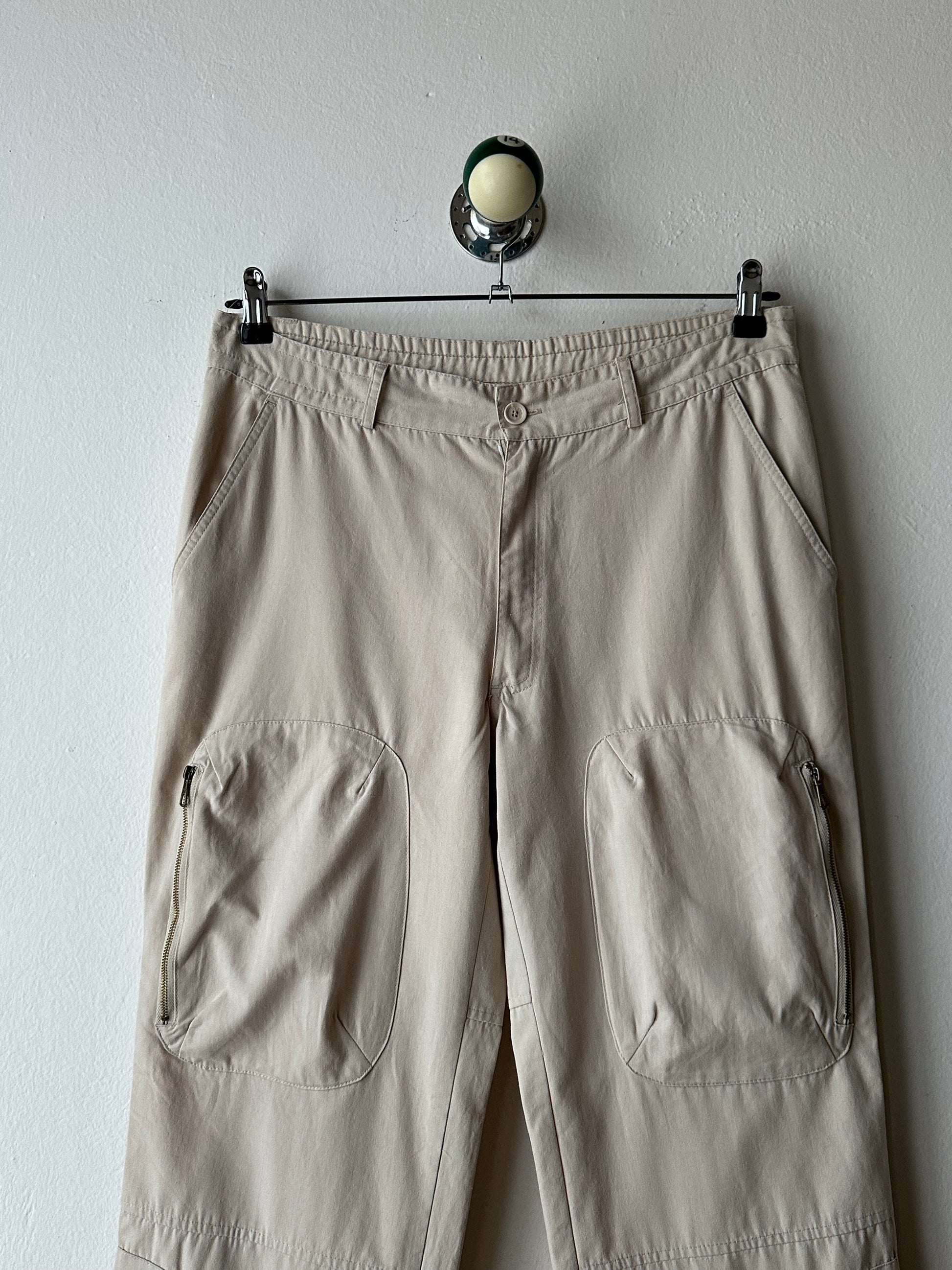 Toto Praha Vintage clothing shop Antique shop 古着屋 プラハ Showroom appointment Prague ユーロ古着 ヨーロッパ古着 古着卸 ヴィンテージ