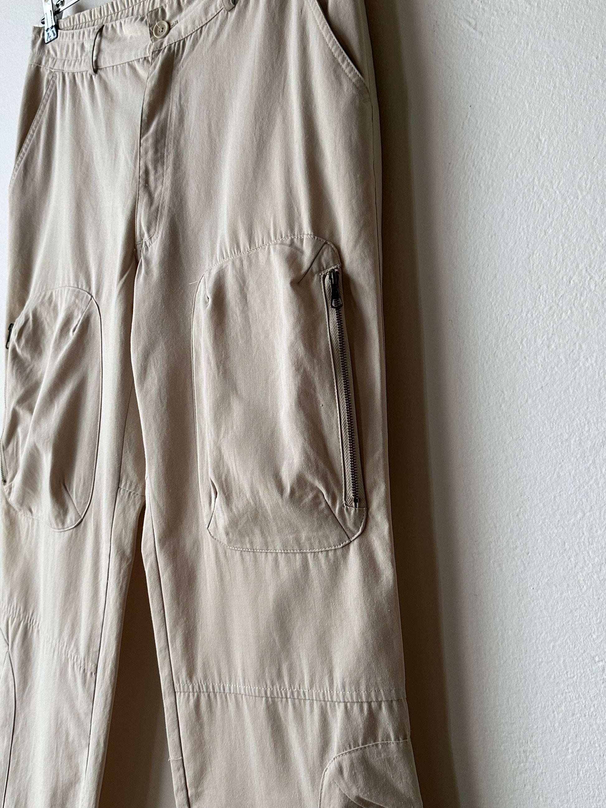 Toto Praha Vintage clothing shop Antique shop 古着屋 プラハ Showroom appointment Prague ユーロ古着 ヨーロッパ古着 古着卸 ヴィンテージ