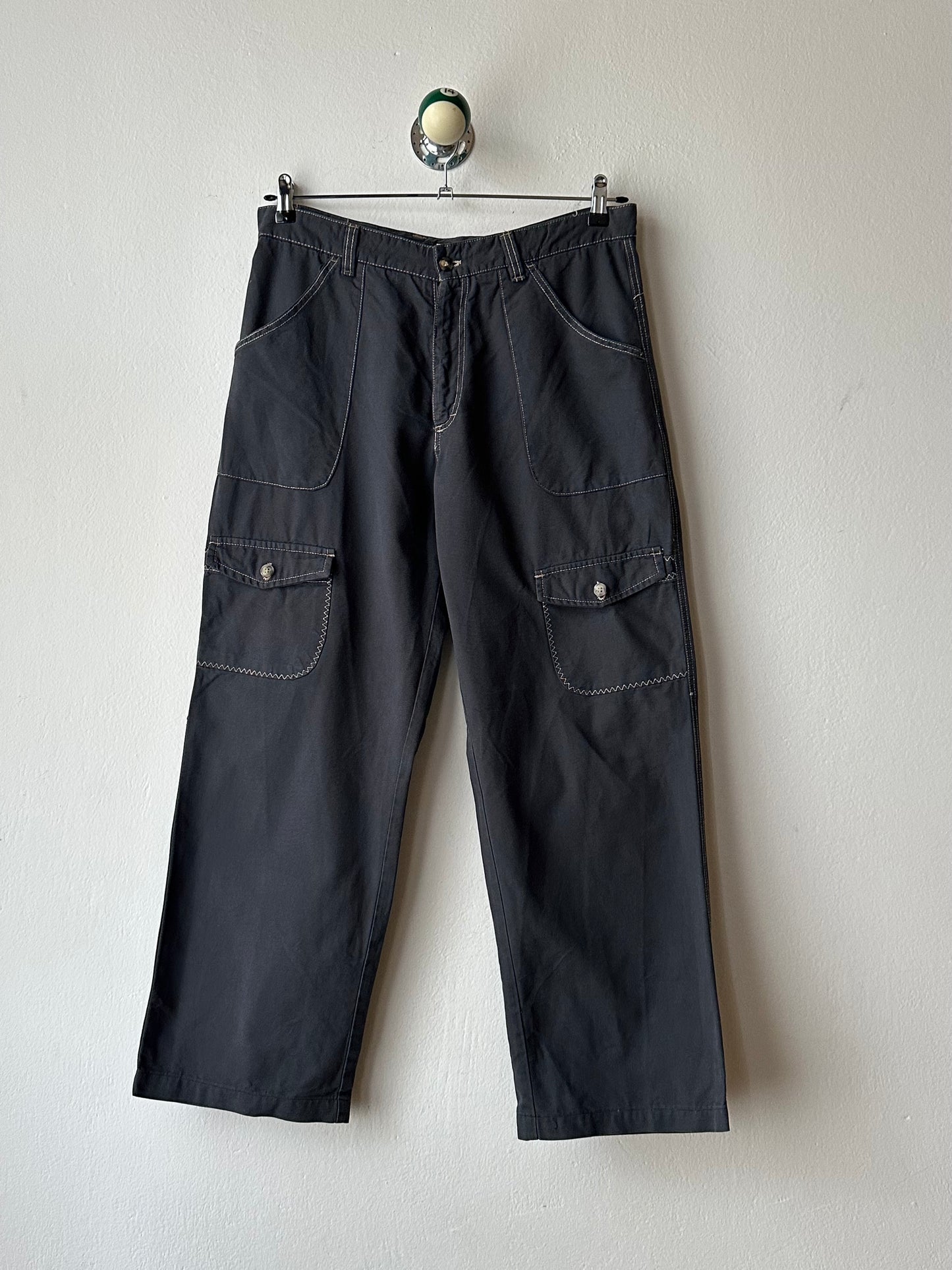 Toto Praha Vintage clothing shop Antique shop 古着屋 プラハ Showroom appointment Prague ユーロ古着 ヨーロッパ古着 古着卸 ヴィンテージ