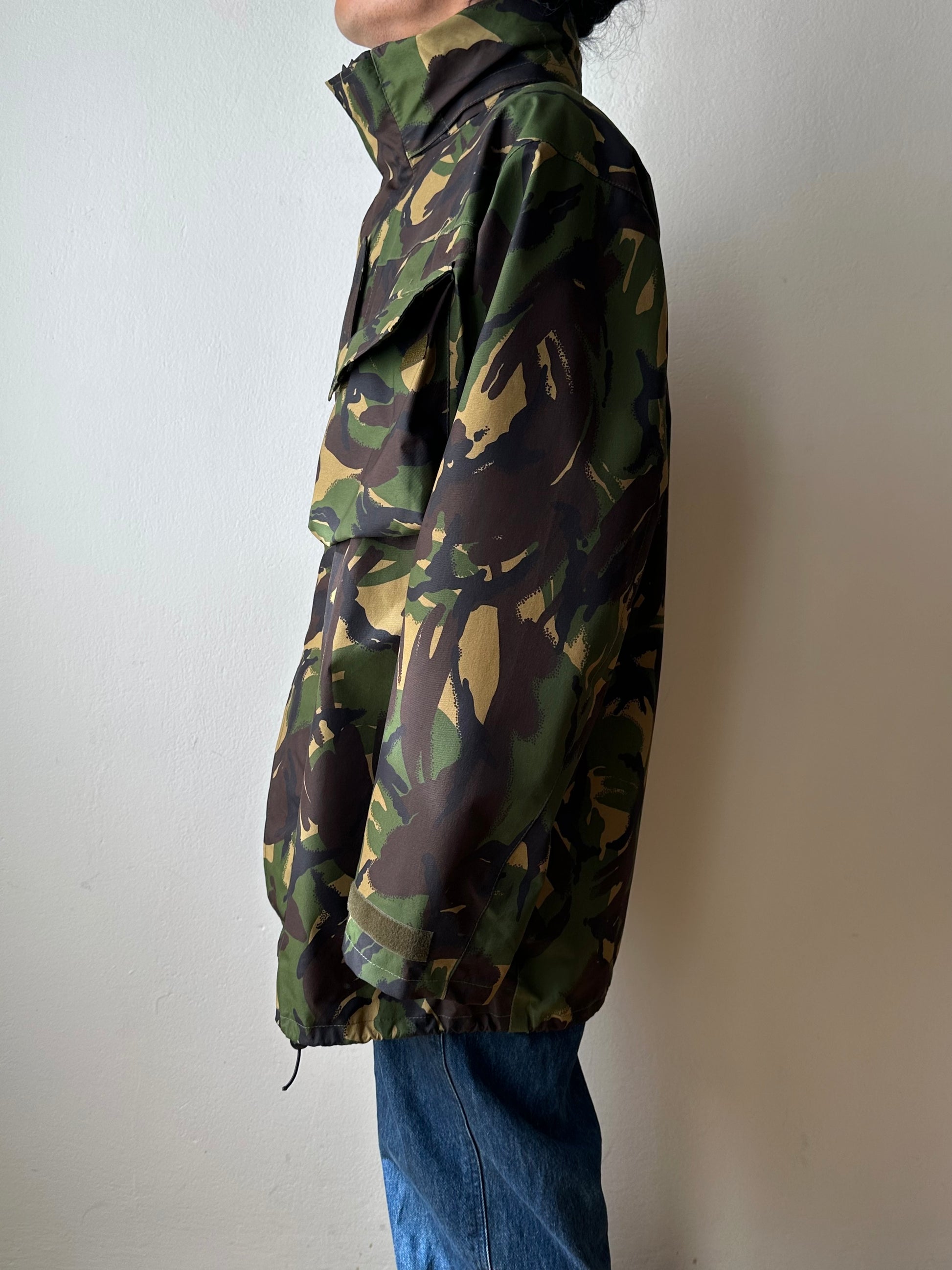 French Army Gore-Tex parka フランス軍 ゴアテックス 軍物 France Military ミリタリー Toto Praha Vintage clothing shop Antique shop 古着屋 プラハ Showroom appointment Prague ユーロ古着 ヨーロッパ古着 古着卸 ヴィンテージ