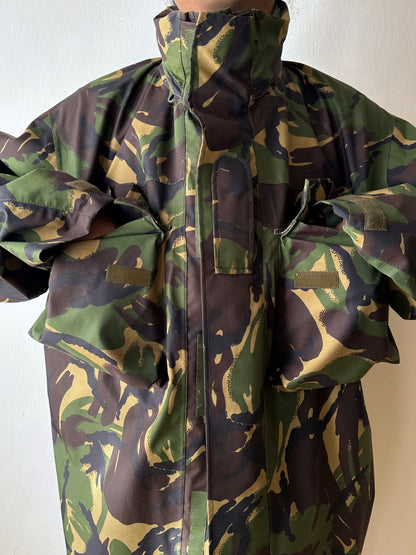 French Army Gore-Tex parka フランス軍 ゴアテックス 軍物 France Military ミリタリー Toto Praha Vintage clothing shop Antique shop 古着屋 プラハ Showroom appointment Prague ユーロ古着 ヨーロッパ古着 古着卸 ヴィンテージ