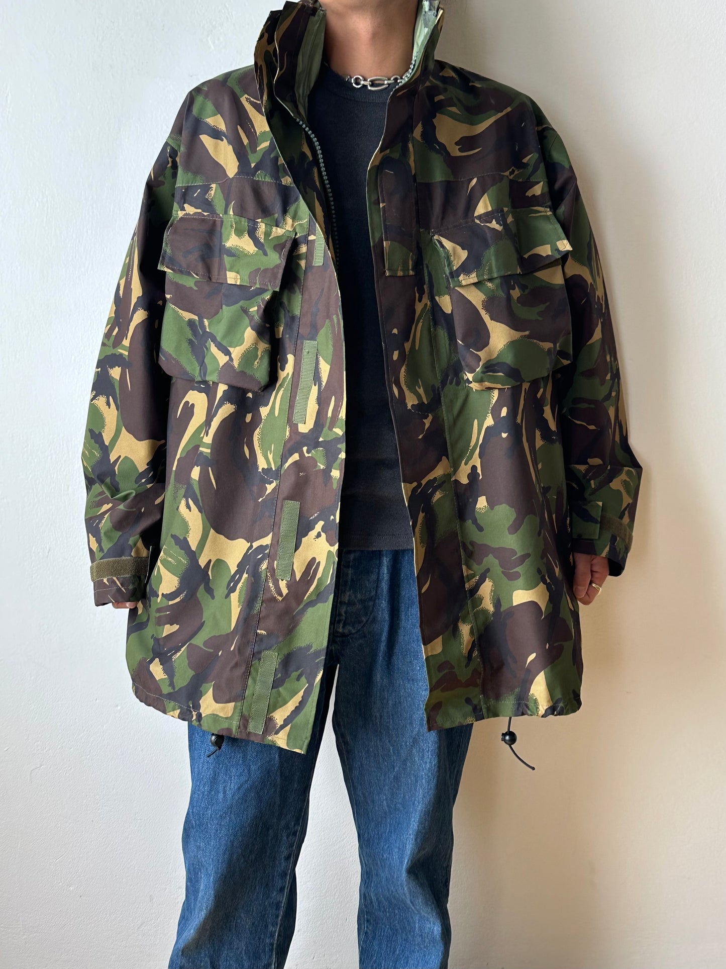 French Army Gore-Tex parka フランス軍 ゴアテックス 軍物 France Military ミリタリー Toto Praha Vintage clothing shop Antique shop 古着屋 プラハ Showroom appointment Prague ユーロ古着 ヨーロッパ古着 古着卸 ヴィンテージ