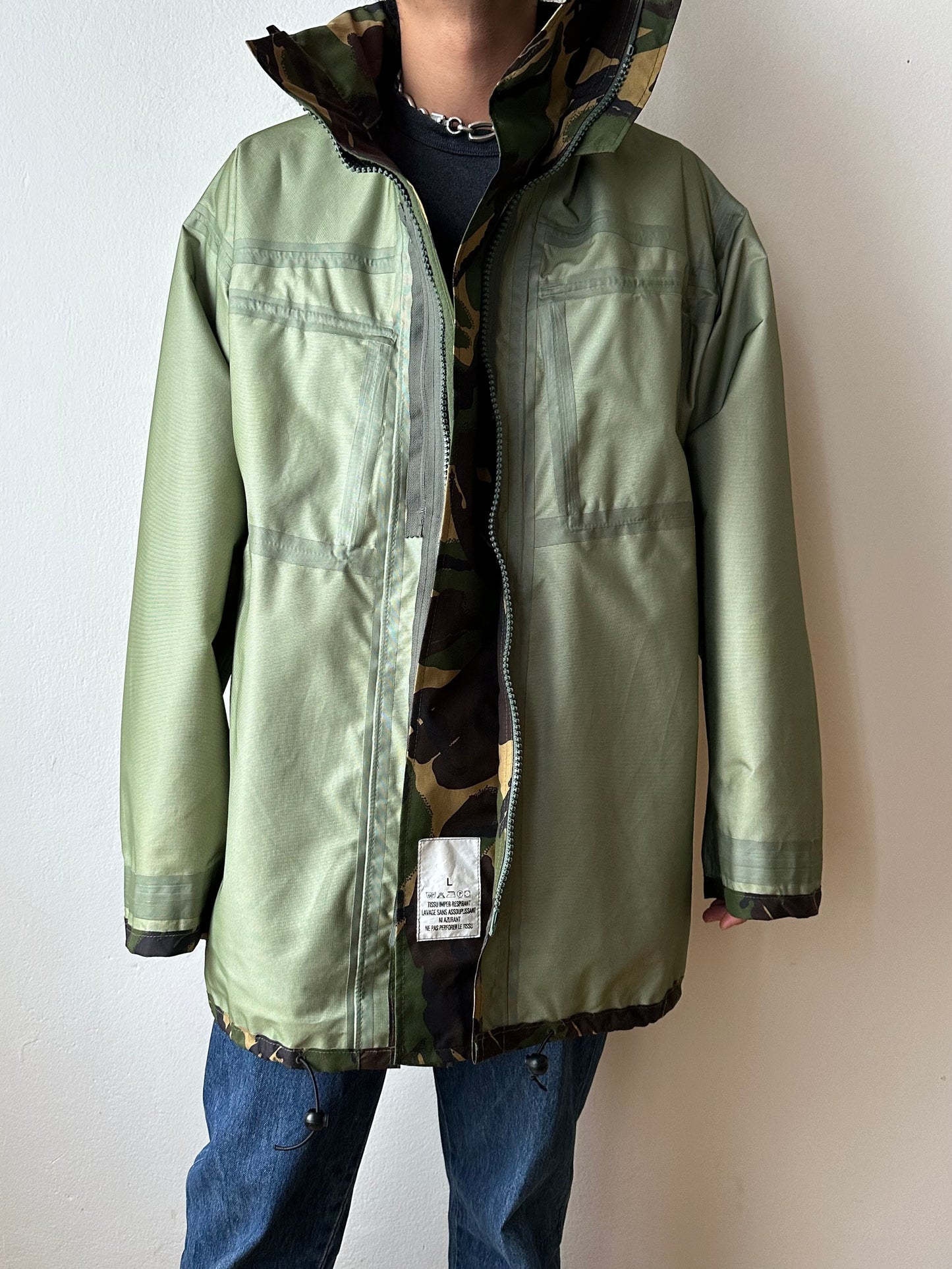 French Army Gore-Tex parka フランス軍 ゴアテックス 軍物 France Military ミリタリー Toto Praha Vintage clothing shop Antique shop 古着屋 プラハ Showroom appointment Prague ユーロ古着 ヨーロッパ古着 古着卸 ヴィンテージ