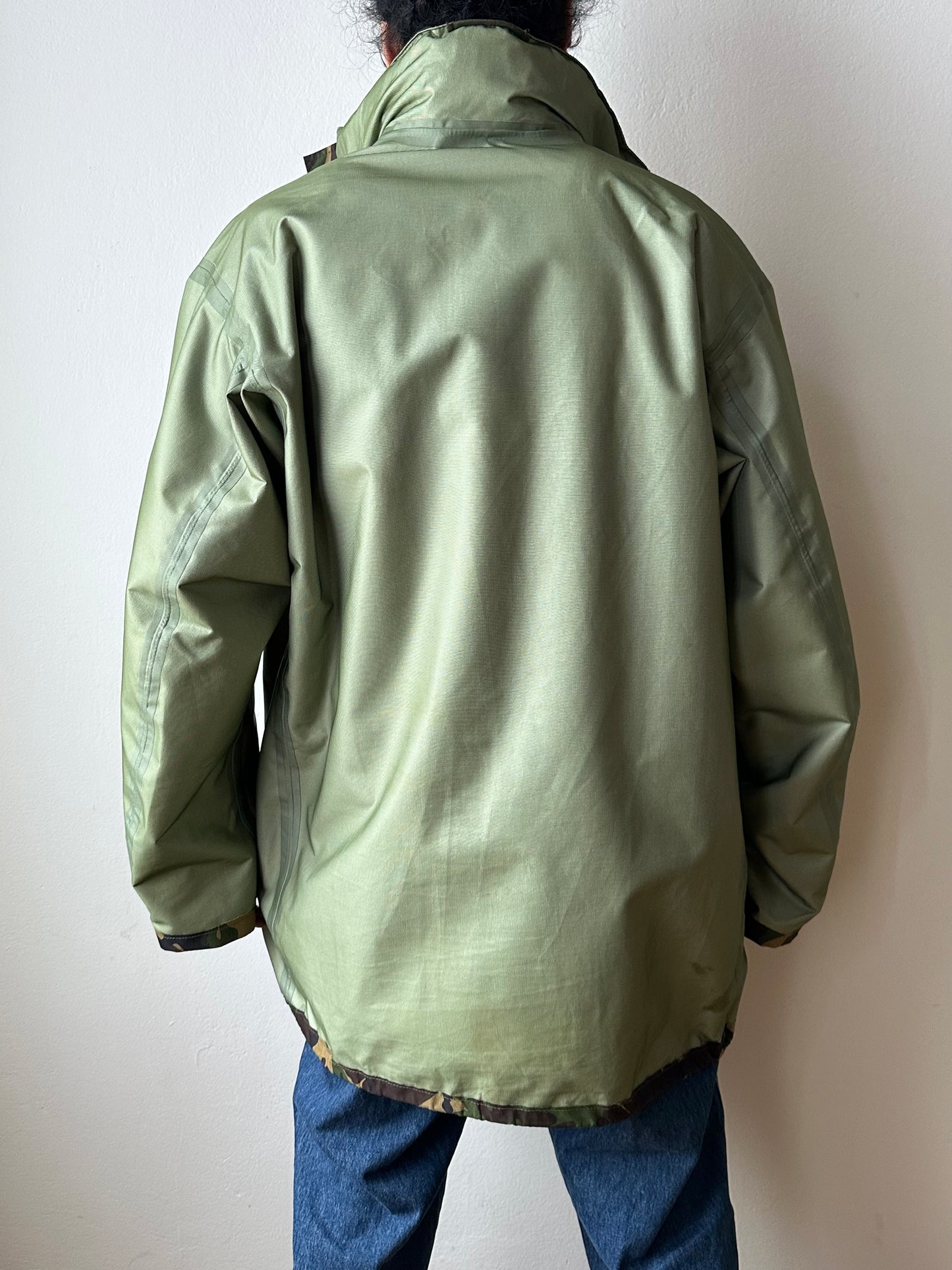 French Army Gore-Tex parka フランス軍 ゴアテックス 軍物 France Military ミリタリー Toto Praha Vintage clothing shop Antique shop 古着屋 プラハ Showroom appointment Prague ユーロ古着 ヨーロッパ古着 古着卸 ヴィンテージ