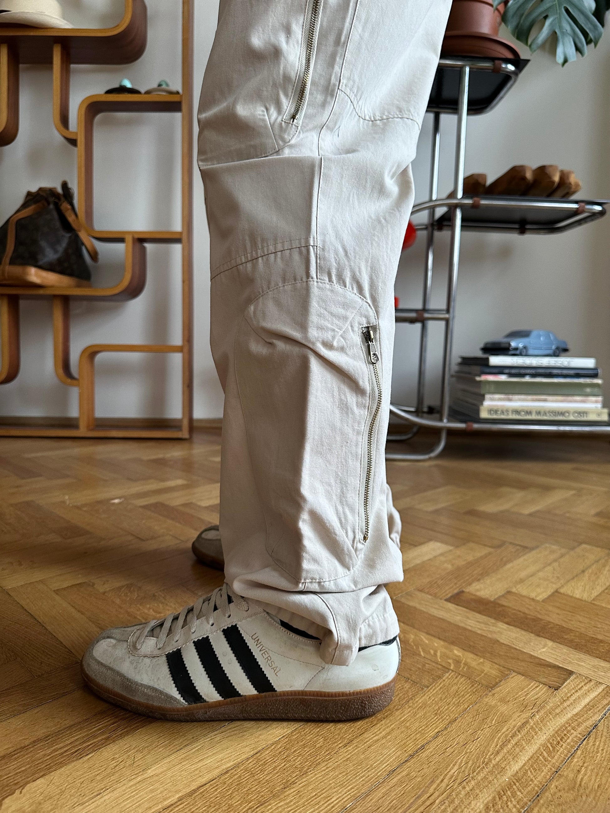 Toto Praha Vintage clothing shop Antique shop 古着屋 プラハ Showroom appointment Prague ユーロ古着 ヨーロッパ古着 古着卸 ヴィンテージ