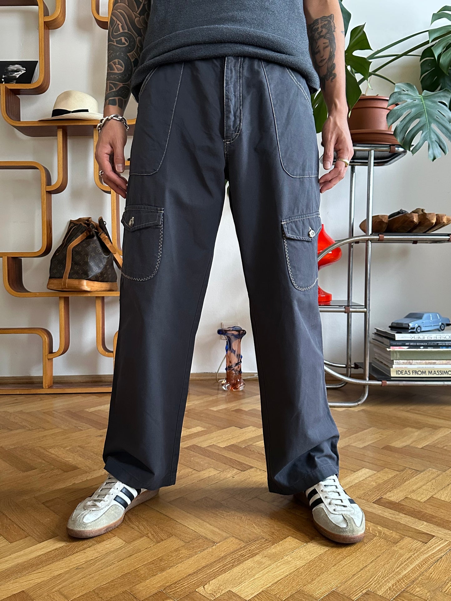 Toto Praha Vintage clothing shop Antique shop 古着屋 プラハ Showroom appointment Prague ユーロ古着 ヨーロッパ古着 古着卸 ヴィンテージ