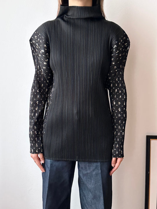 PLEATS PLEASE ISSEY MIYAKE 1997 AW 1990s 90s vintage black turtle neck flower pattern sleeve プリーツプリーズ イッセイミヤケ ヴィンテージ 1990's 90's 三宅一生 古着 古着屋 プラハ TOTO ヴィンテージストア Prague antique shop Praha vintage clothing store