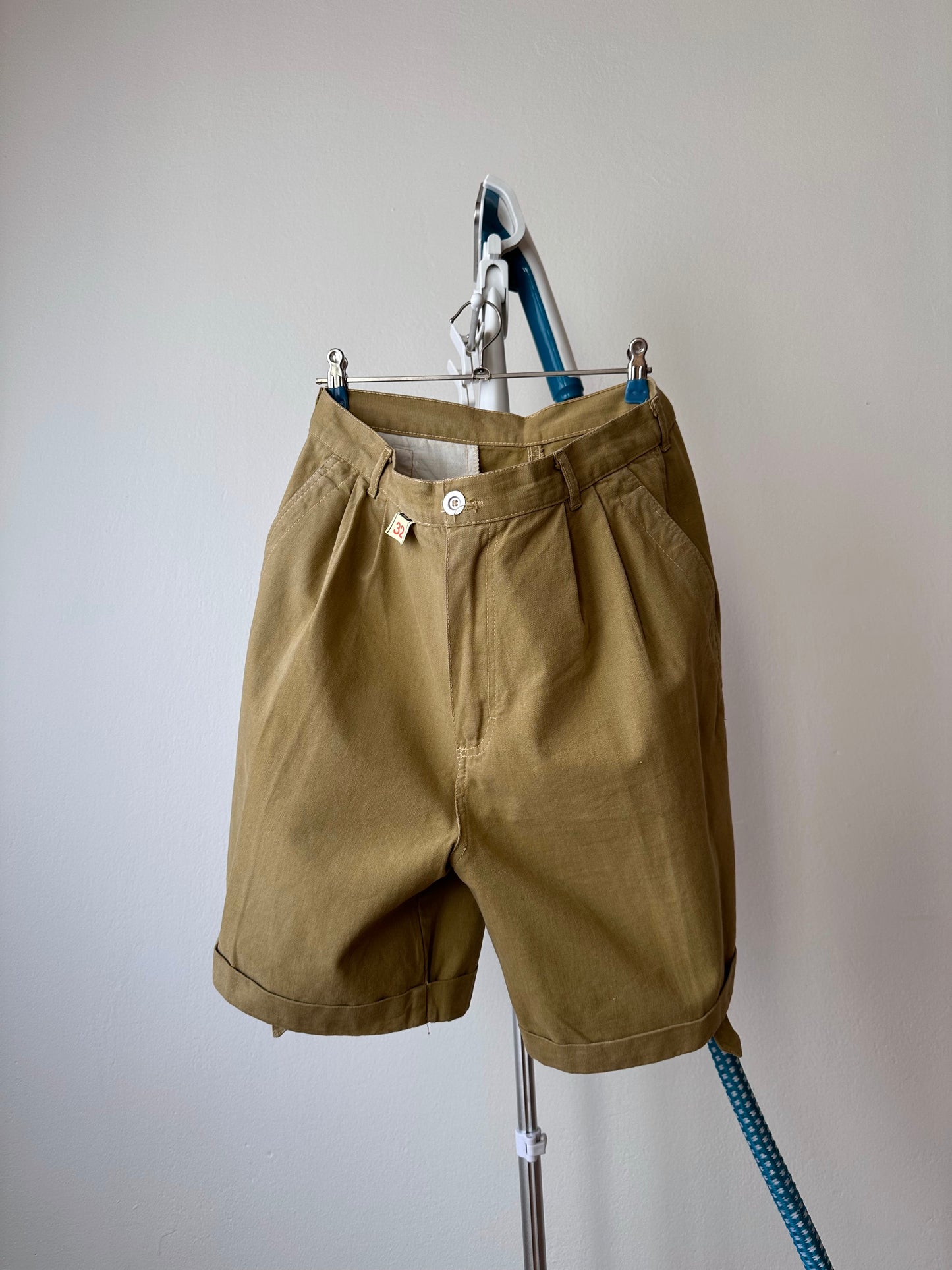 70s Italy beige , Dead stock.w32