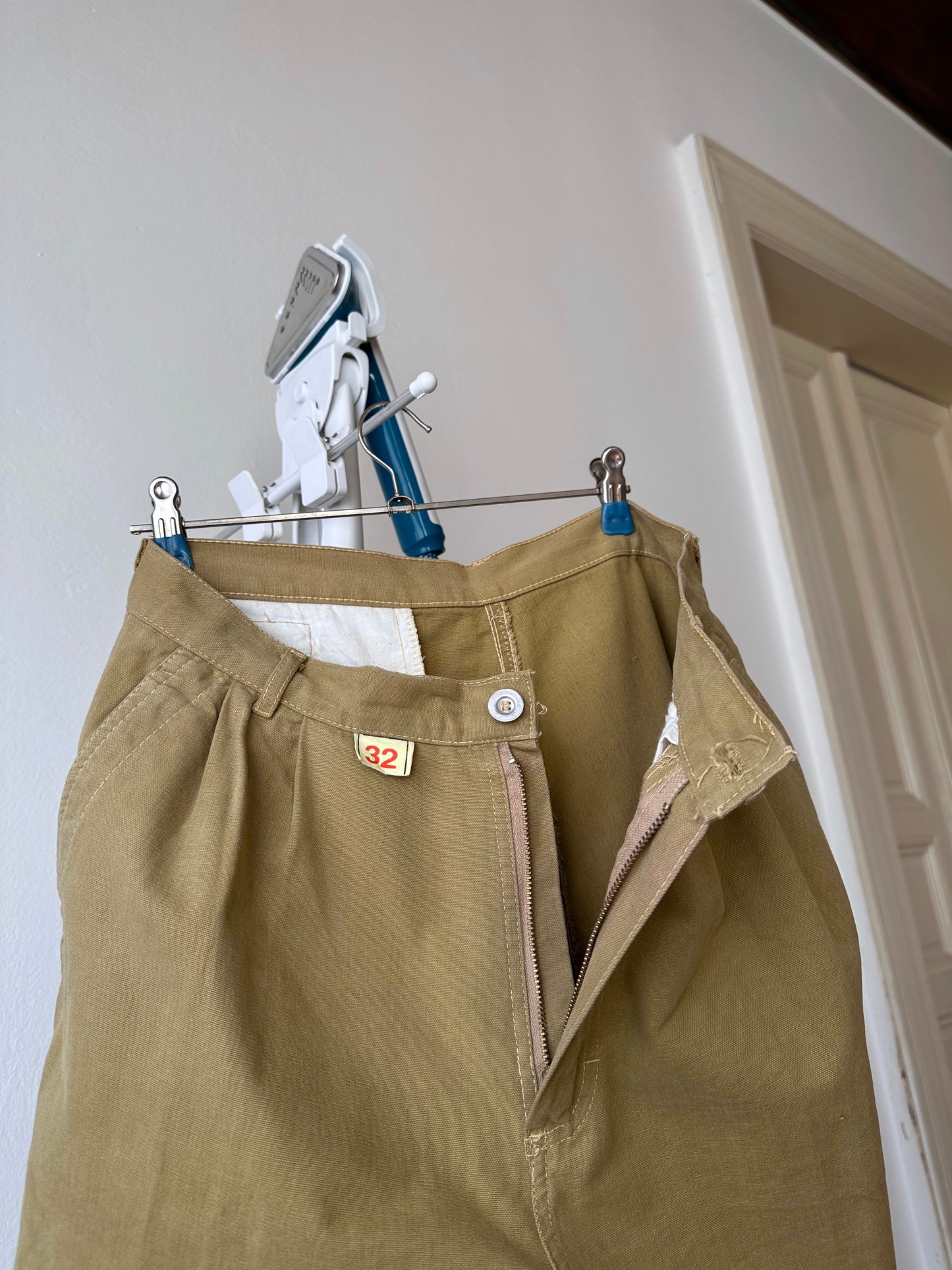 70s Italy beige , Dead stock.w32