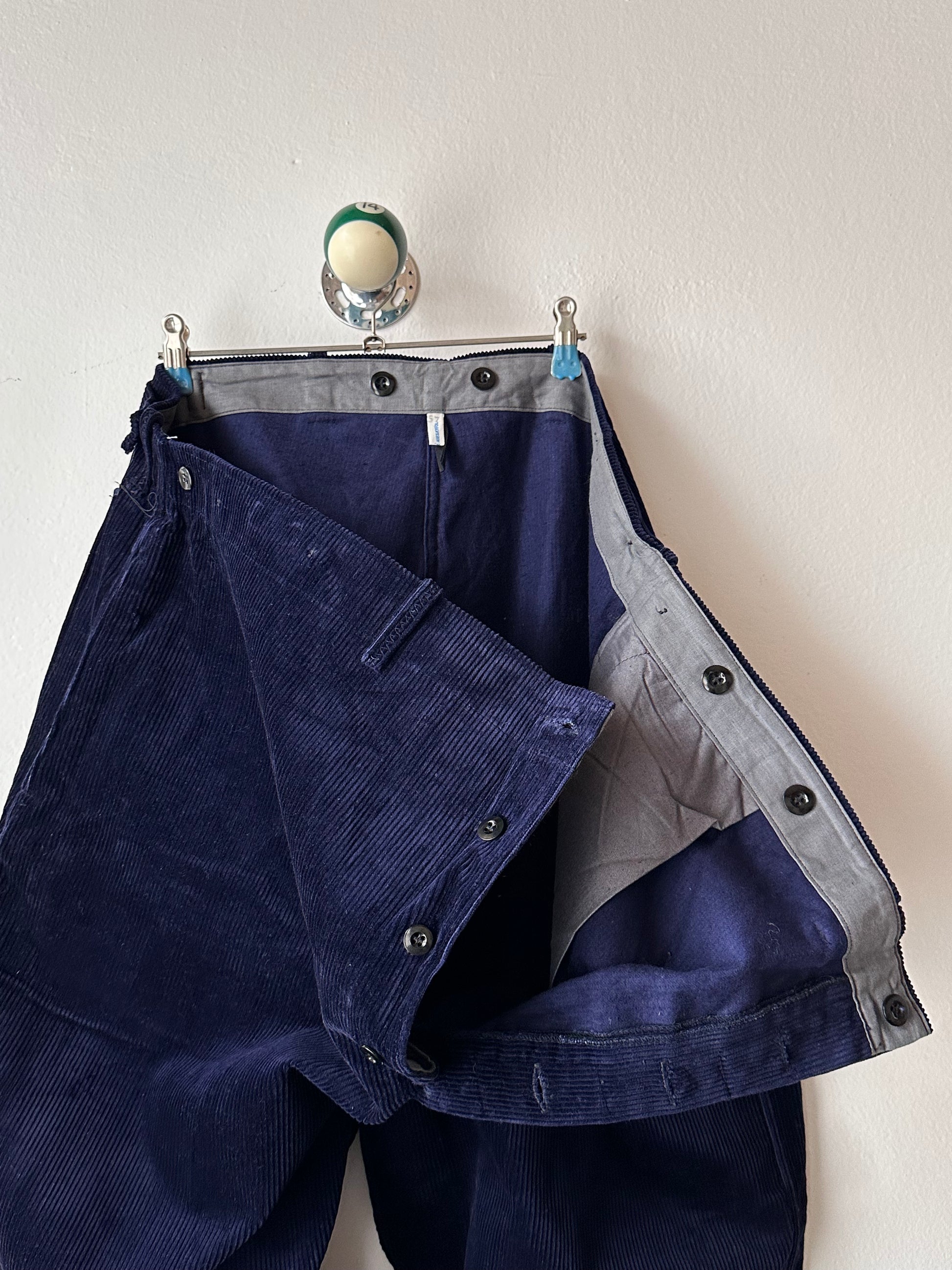 Vintage East German Corduroy work trousers Toto Praha Vintage clothing store Antique shop 70's 80's Germany over sized Prague 古着屋 プラハ ドイツワーク コーデュロイ ヴィンテージ 古着 アンティークショップ ユーロ古着 ユーロワーク フランス買い付け 古着卸 Showroom ショールーム 予約製 appointment 