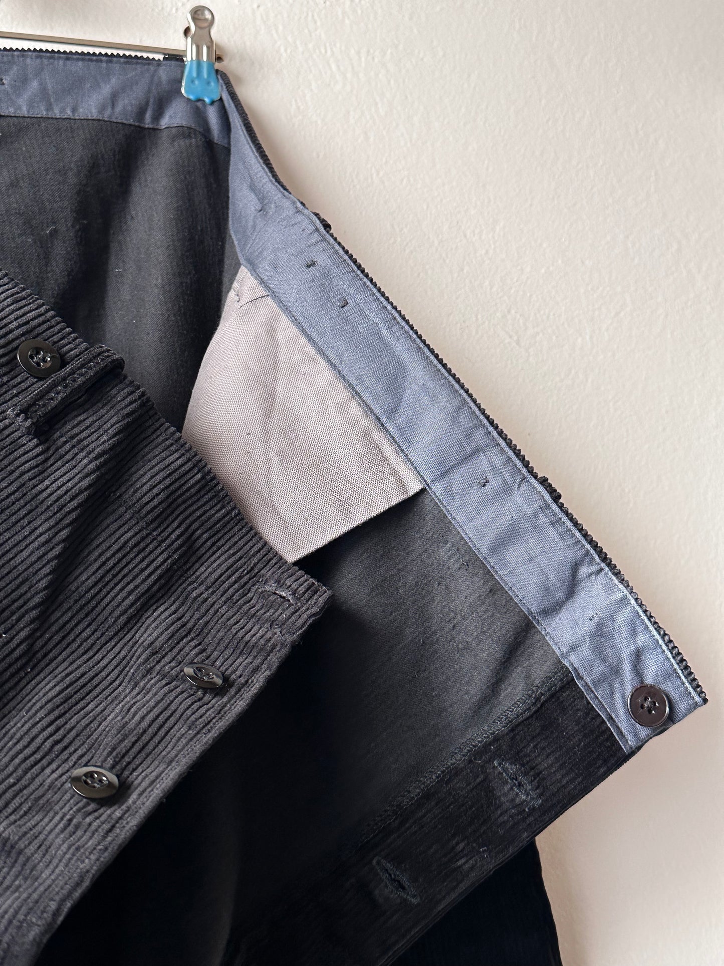 Deadstock king sized East‑German corduroy work trousers Black - w44