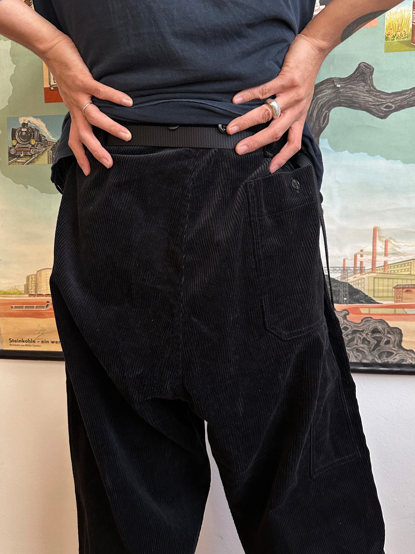 Vintage East German Corduroy work trousers Toto Praha Vintage clothing store Antique shop 70's 80's Germany over sized Prague 古着屋 プラハ ドイツワーク コーデュロイ ヴィンテージ 古着 アンティークショップ ユーロ古着 ユーロワーク フランス買い付け 古着卸 Showroom ショールーム 予約 appointment 