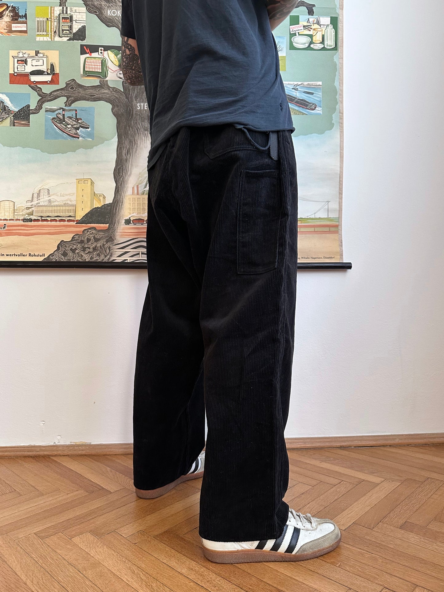 Vintage East German Corduroy work trousers Toto Praha Vintage clothing store Antique shop 70's 80's Germany over sized Prague 古着屋 プラハ ドイツワーク コーデュロイ ヴィンテージ 古着 アンティークショップ ユーロ古着 ユーロワーク フランス買い付け 古着卸 Showroom ショールーム 予約 appointment 