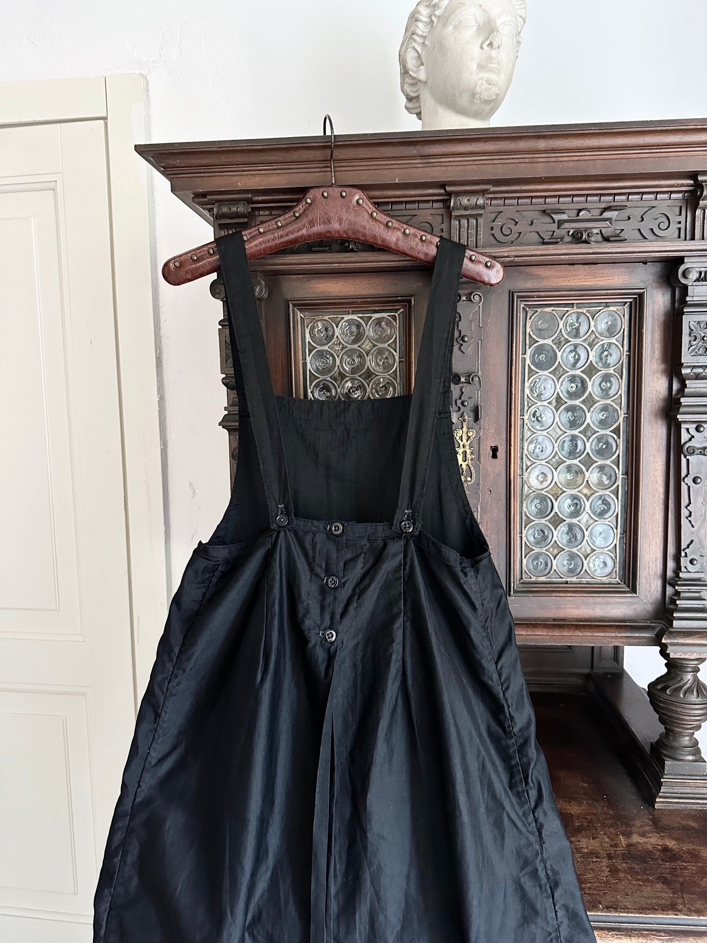 1940s France black polished cotton apron