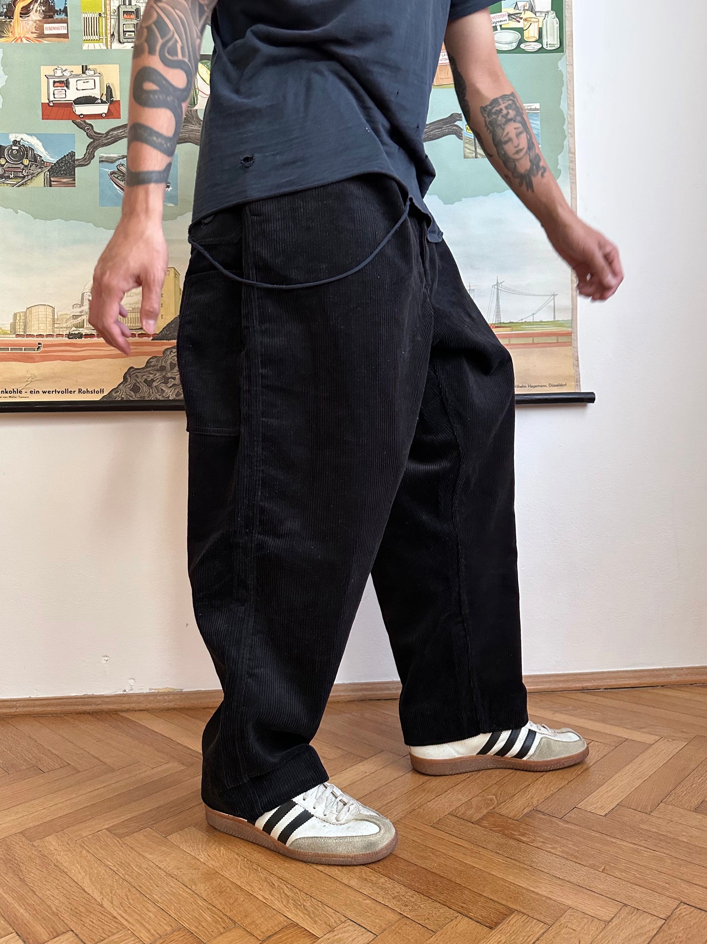 Vintage East German Corduroy work trousers Toto Praha Vintage clothing store Antique shop 70's 80's Germany over sized Prague 古着屋 プラハ ドイツワーク コーデュロイ ヴィンテージ 古着 アンティークショップ ユーロ古着 ユーロワーク フランス買い付け 古着卸 Showroom ショールーム 予約 appointment 