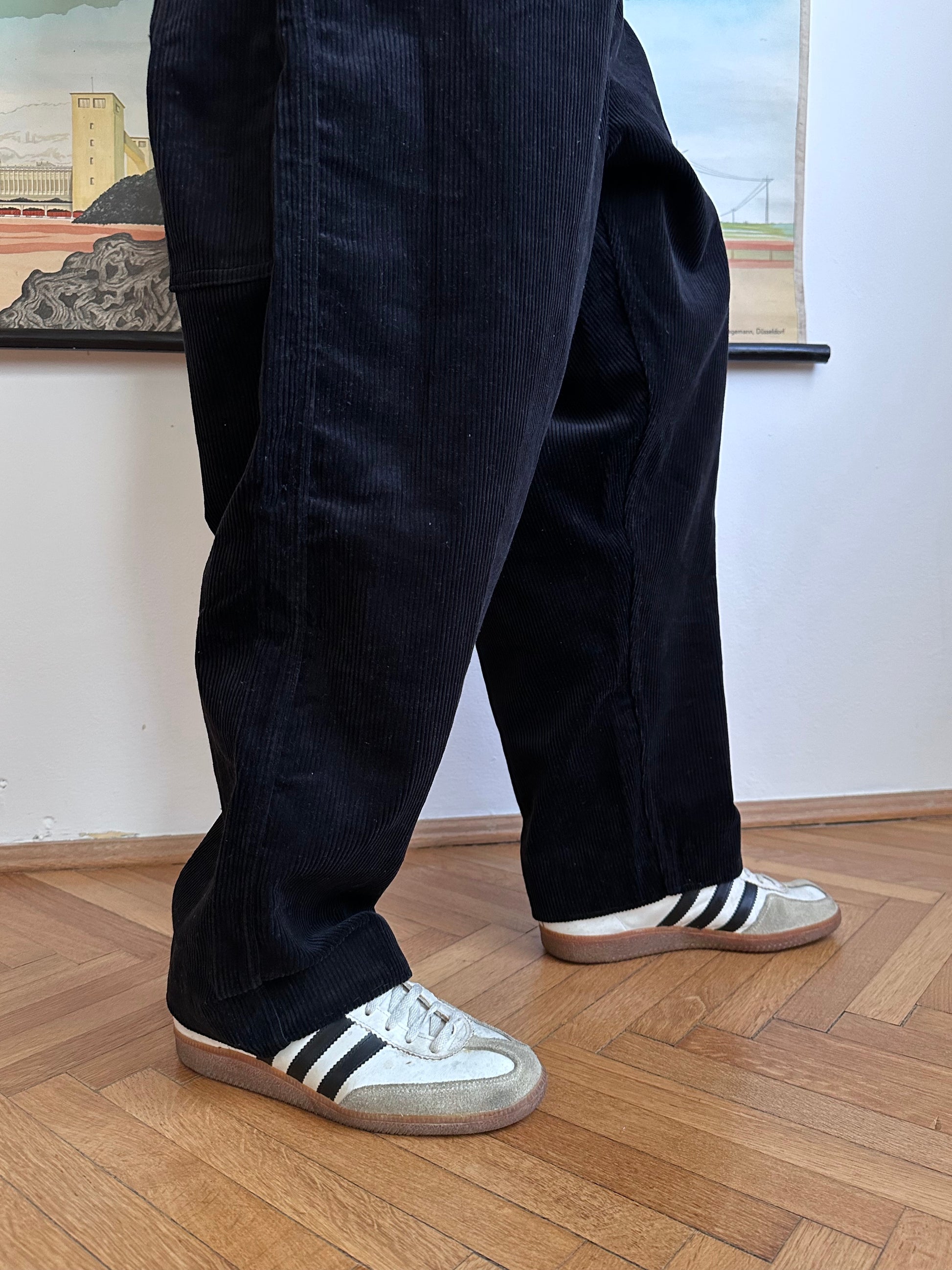 Vintage East German Corduroy work trousers Toto Praha Vintage clothing store Antique shop 70's 80's Germany over sized Prague 古着屋 プラハ ドイツワーク コーデュロイ ヴィンテージ 古着 アンティークショップ ユーロ古着 ユーロワーク フランス買い付け 古着卸 Showroom ショールーム 予約 appointment 