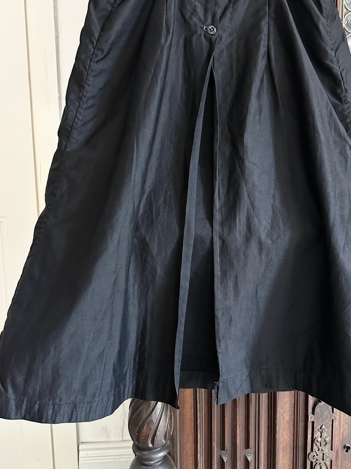 1940s France black polished cotton apron