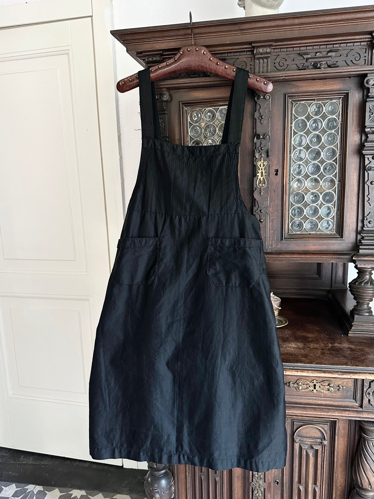 1940s France black polished cotton apron