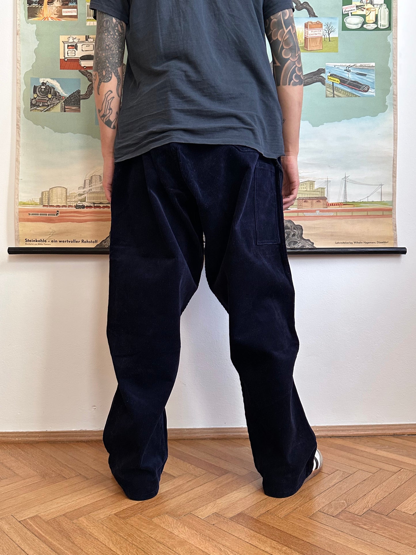 Deadstock king sized East‑German corduroy work trousers Navy - w47