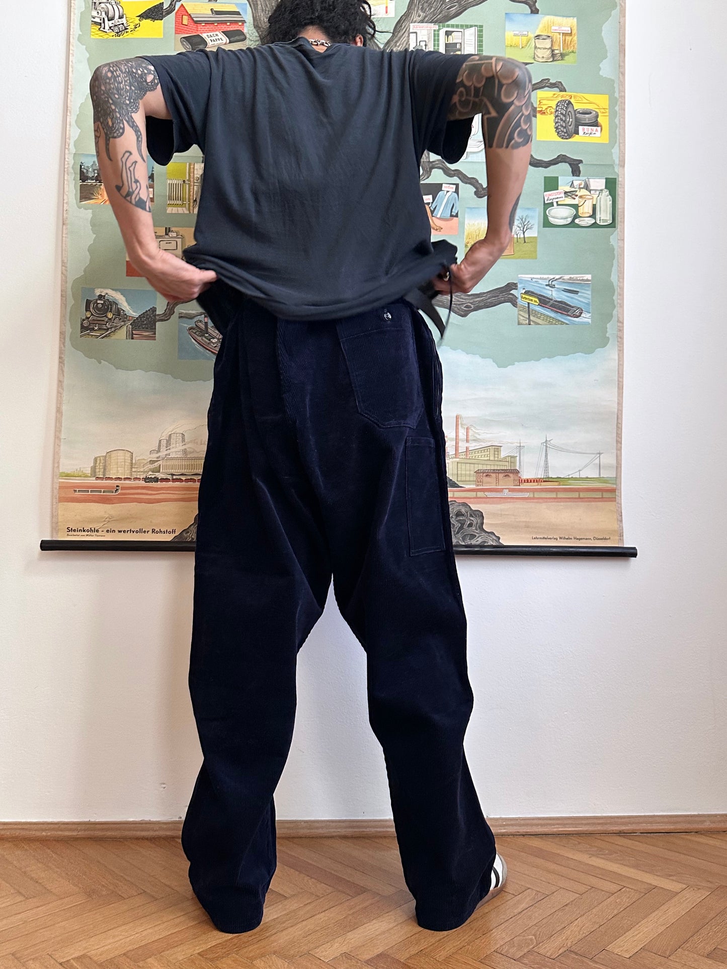 Deadstock king sized East‑German corduroy work trousers Navy - w47