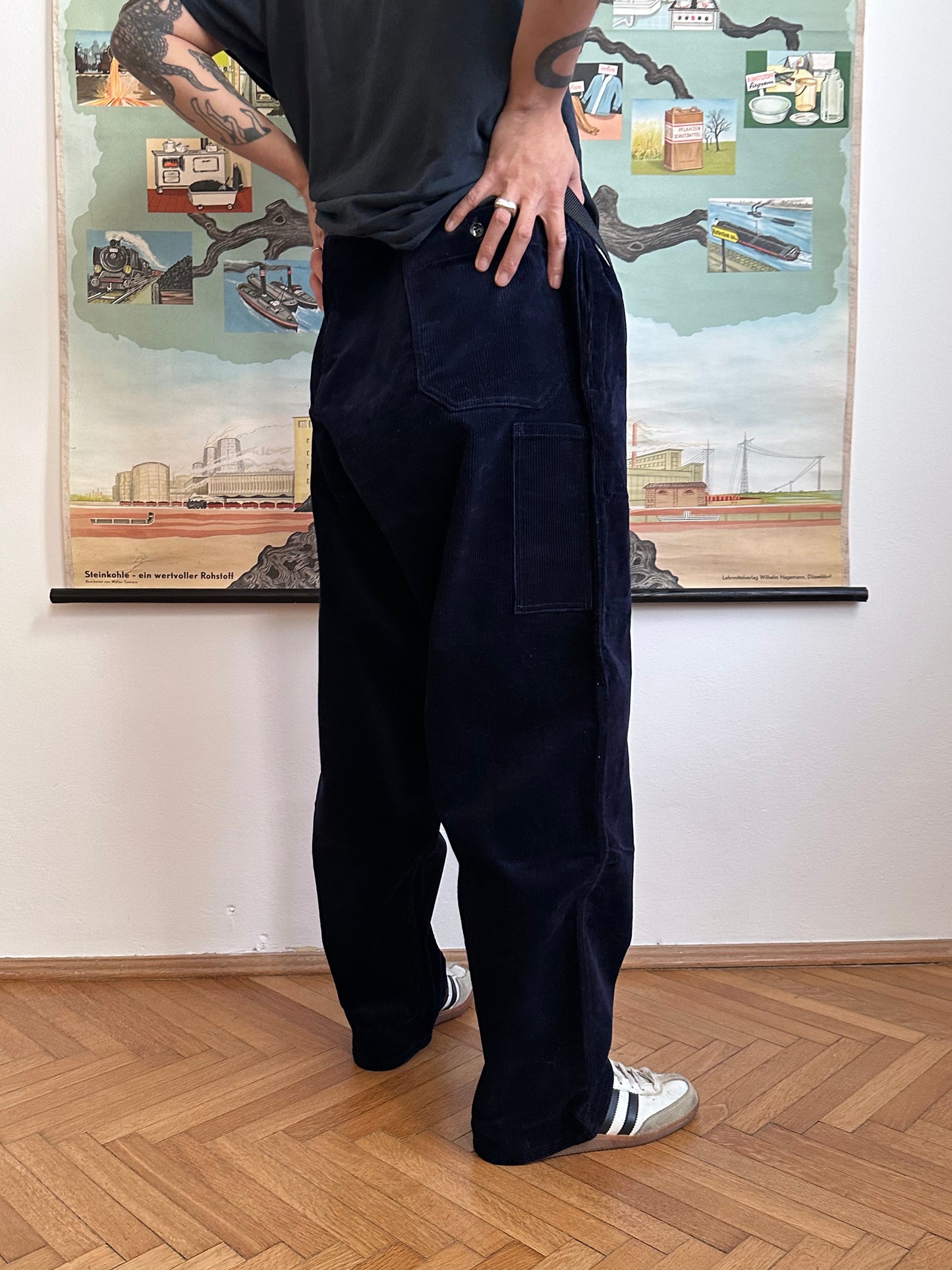 Deadstock king sized East‑German corduroy work trousers Navy - w47