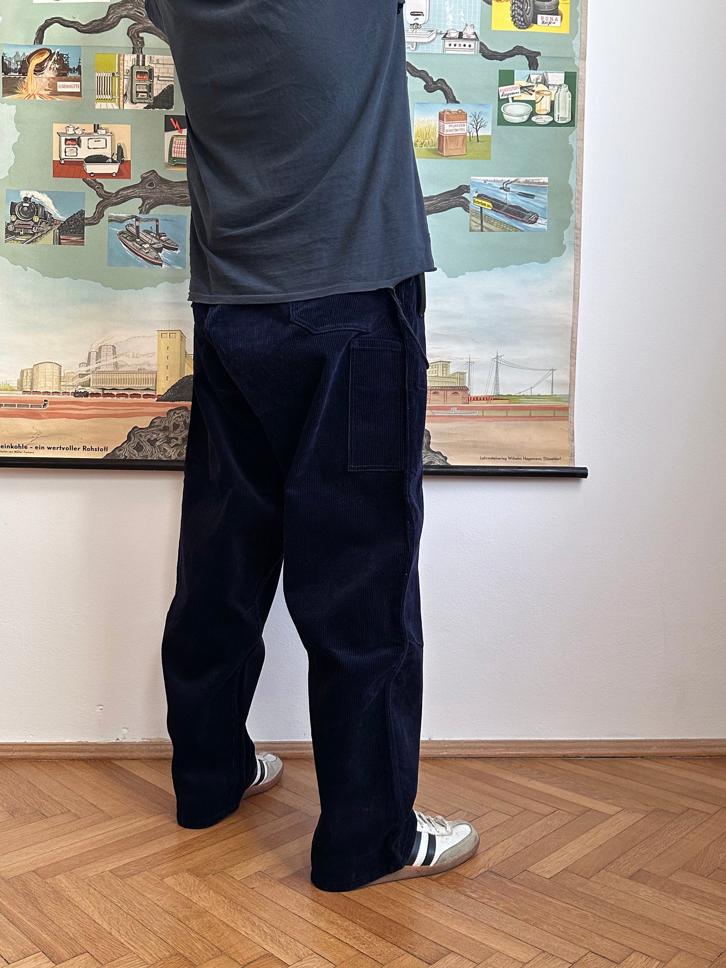 Deadstock king sized East‑German corduroy work trousers Navy - w47