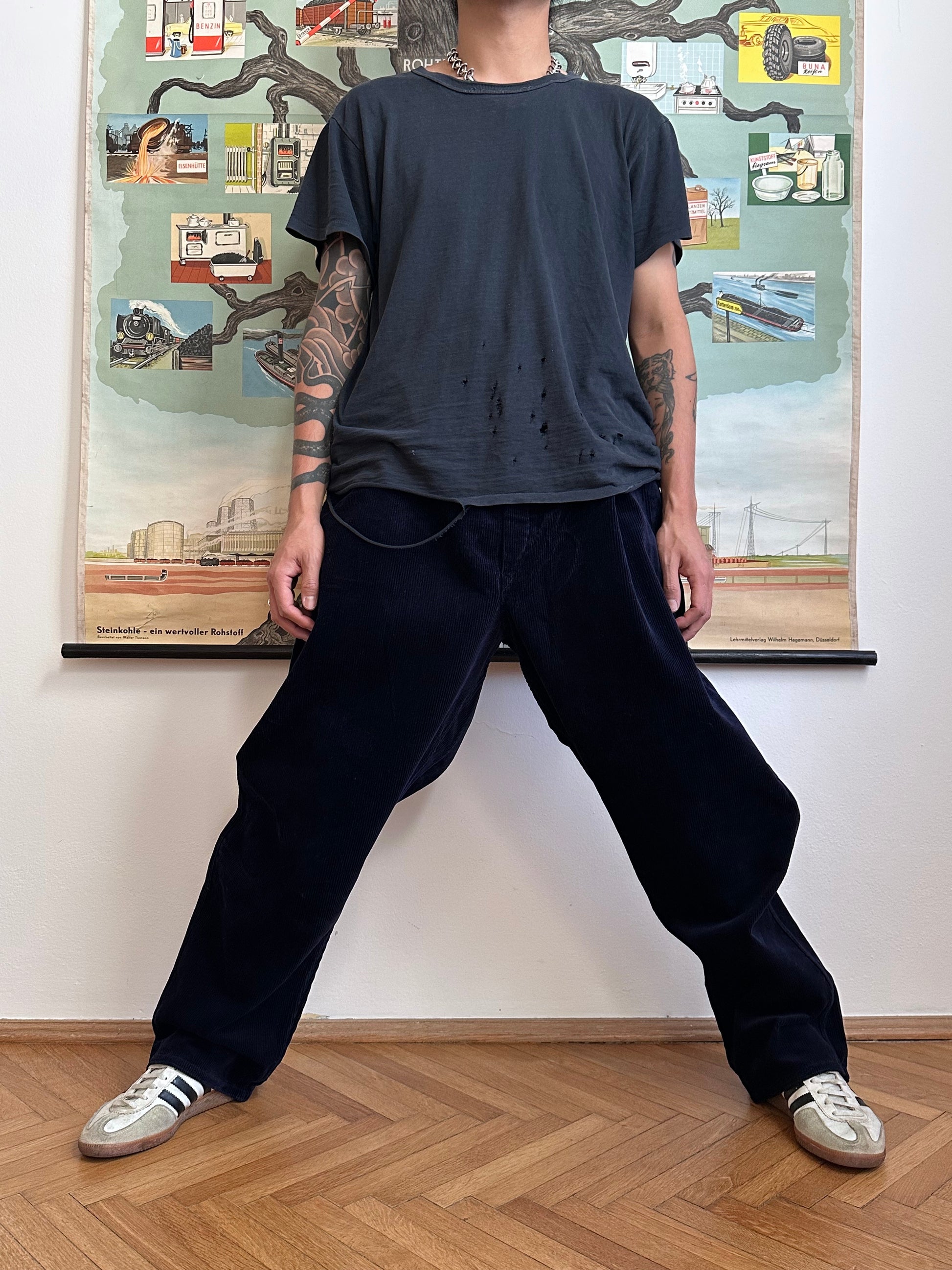 Vintage East German Corduroy work trousers Toto Praha Vintage clothing store Antique shop 70's 80's Germany over sized Prague 古着屋 プラハ ドイツワーク コーデュロイ ヴィンテージ 古着 アンティークショップ ユーロ古着 ユーロワーク フランス買い付け 古着卸 Showroom ショールーム 予約製 appointment 