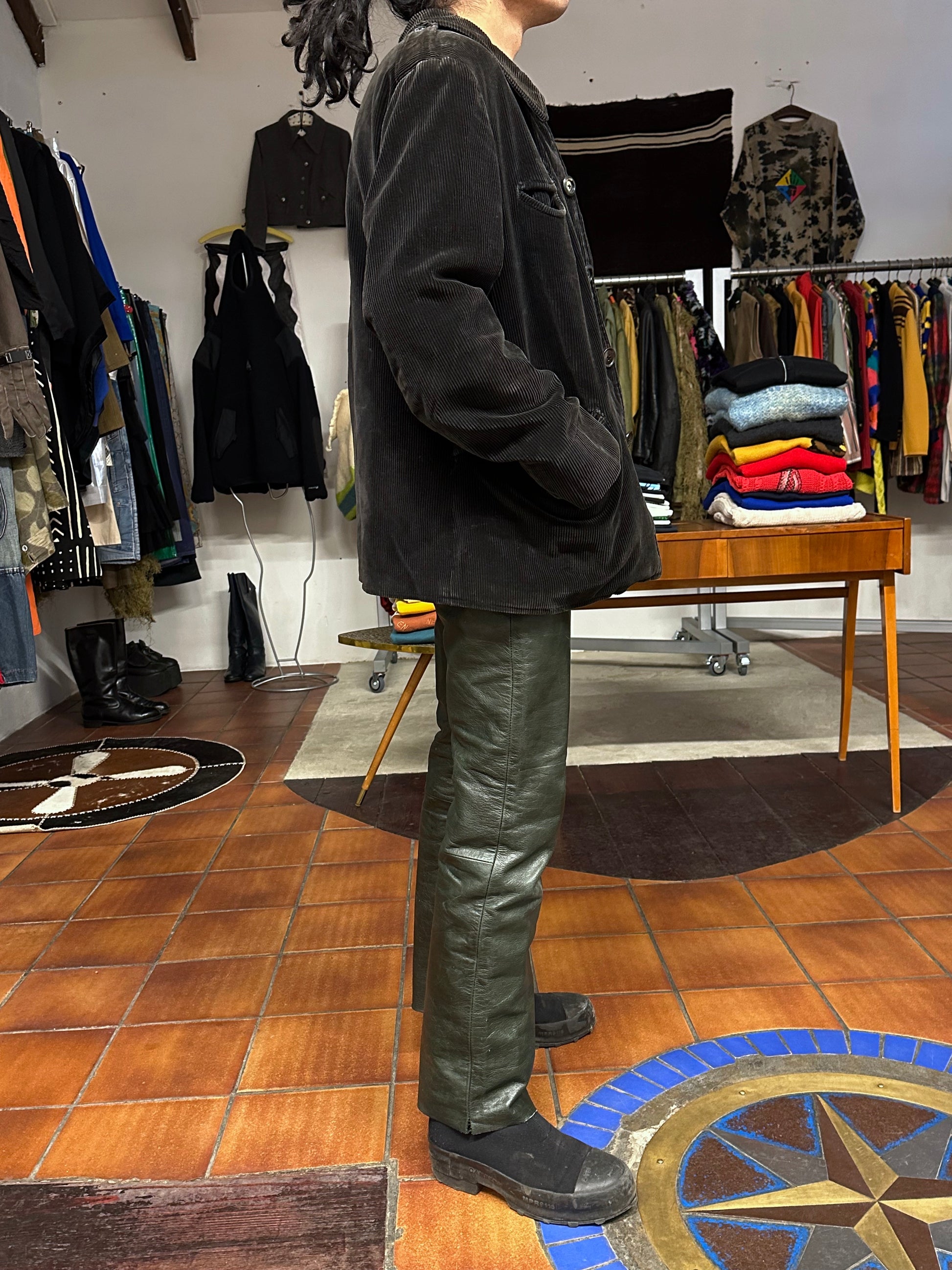 50's 60's 50年代 60年代 Hunting Jacket Made in France French vintage フレンチヴィンテージ Toto Praha 古着屋 プラハ Prague Vintage store Vintage clothing ハンティングジャケット フレンチワーク フランス買い付け 古着 ユーロ古着 ヨーロッパ古着 フランス古着 古着卸 Black corduroy コーデュロイ 黒