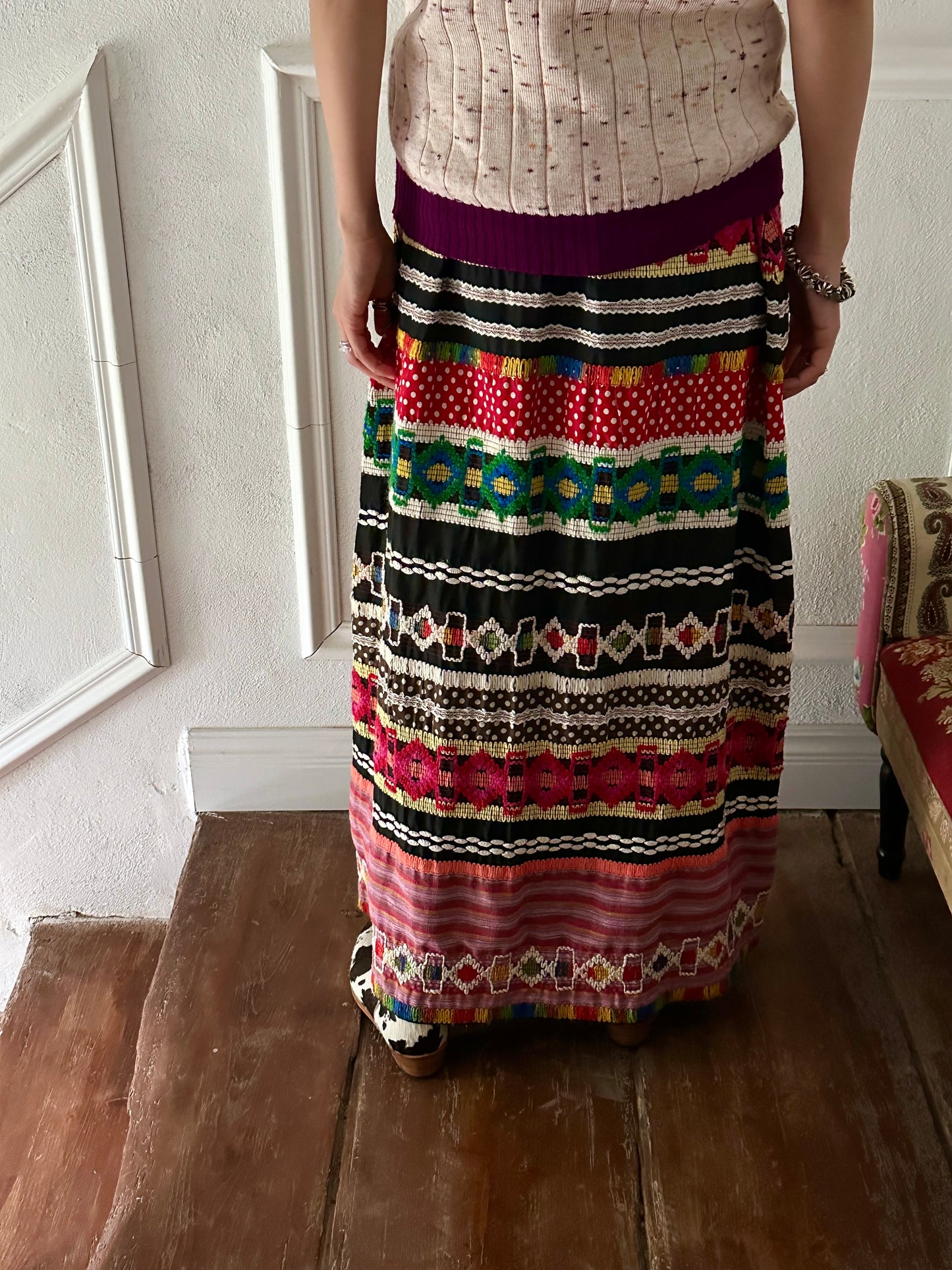 Handmade embroidery skirt W30