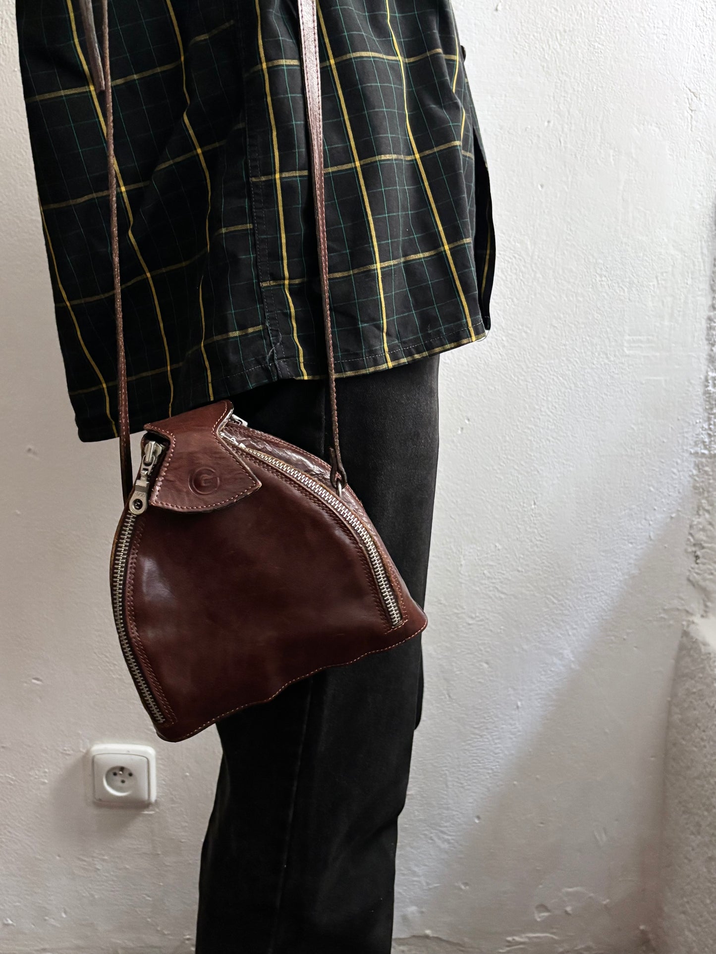 vintage leather tulip bag