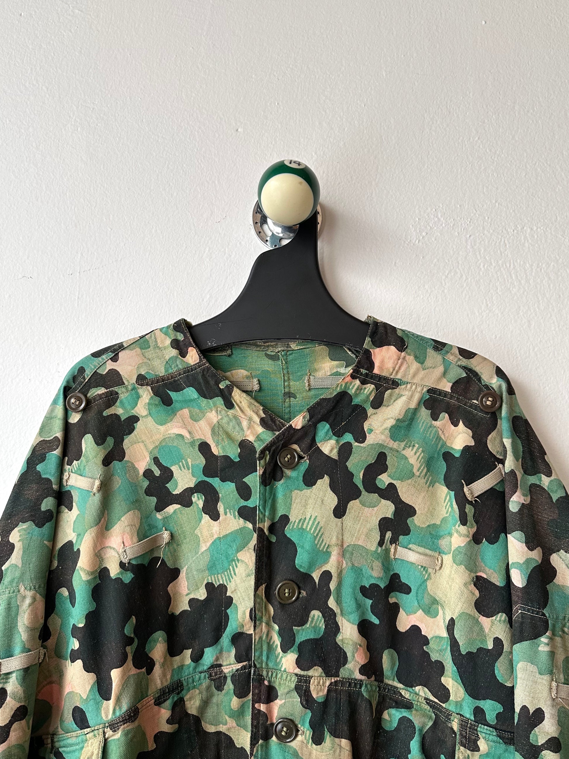 1950's Československá lidová armáda DUBÁKY チェコスロバキア 人民軍 Czechoslovakia army military ミリタリー 50's 50年代 チェコ軍 Dubaky Toto Antique shop プラハ  古着屋 古着 Praha Prague Vintage clothing store ユーロ古着 ヨーロッパ古着 ユーロミリタリー  ヨーロッパミリタリー  古着卸 フランス買い付け showroom ショールーム Rare レア 軍物 