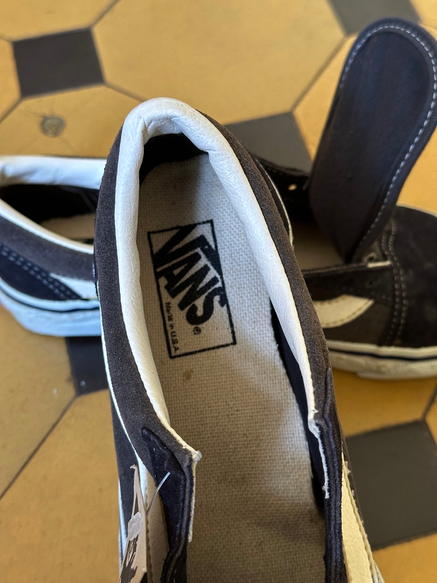 VANS Old school 90's 90年代 バンズオールドスクール 箱付き Deadstock デッドストック 新品未使用 NOS Made in USA アメリカ製 oto Praha Vintage clothing shop Antique shop 古着屋 プラハ Showroom appointment Prague ユーロ古着 ヨーロッパ古着 古着卸 ヴィンテージ