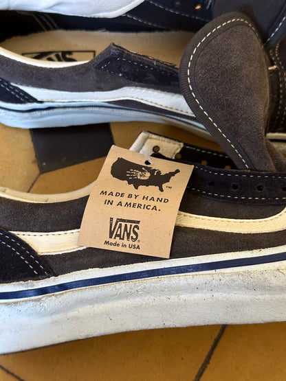 VANS Old school 90's 90年代 バンズオールドスクール 箱付き Deadstock デッドストック 新品未使用 NOS Made in USA アメリカ製 oto Praha Vintage clothing shop Antique shop 古着屋 プラハ Showroom appointment Prague ユーロ古着 ヨーロッパ古着 古着卸 ヴィンテージ