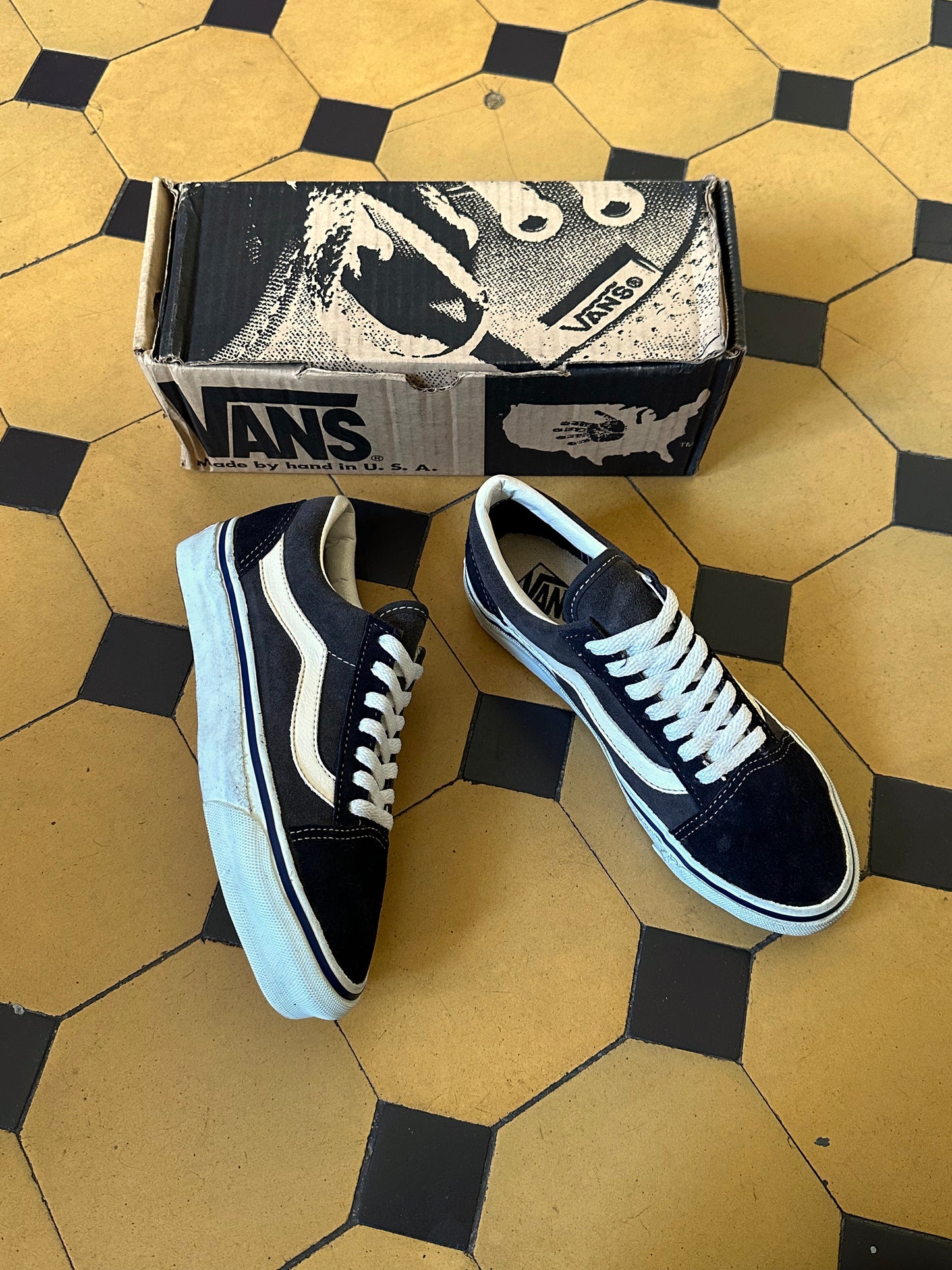 VANS Old school 90's 90年代 バンズオールドスクール 箱付き Deadstock デッドストック 新品未使用 NOS Made in USA アメリカ製 oto Praha Vintage clothing shop Antique shop 古着屋 プラハ Showroom appointment Prague ユーロ古着 ヨーロッパ古着 古着卸 ヴィンテージ