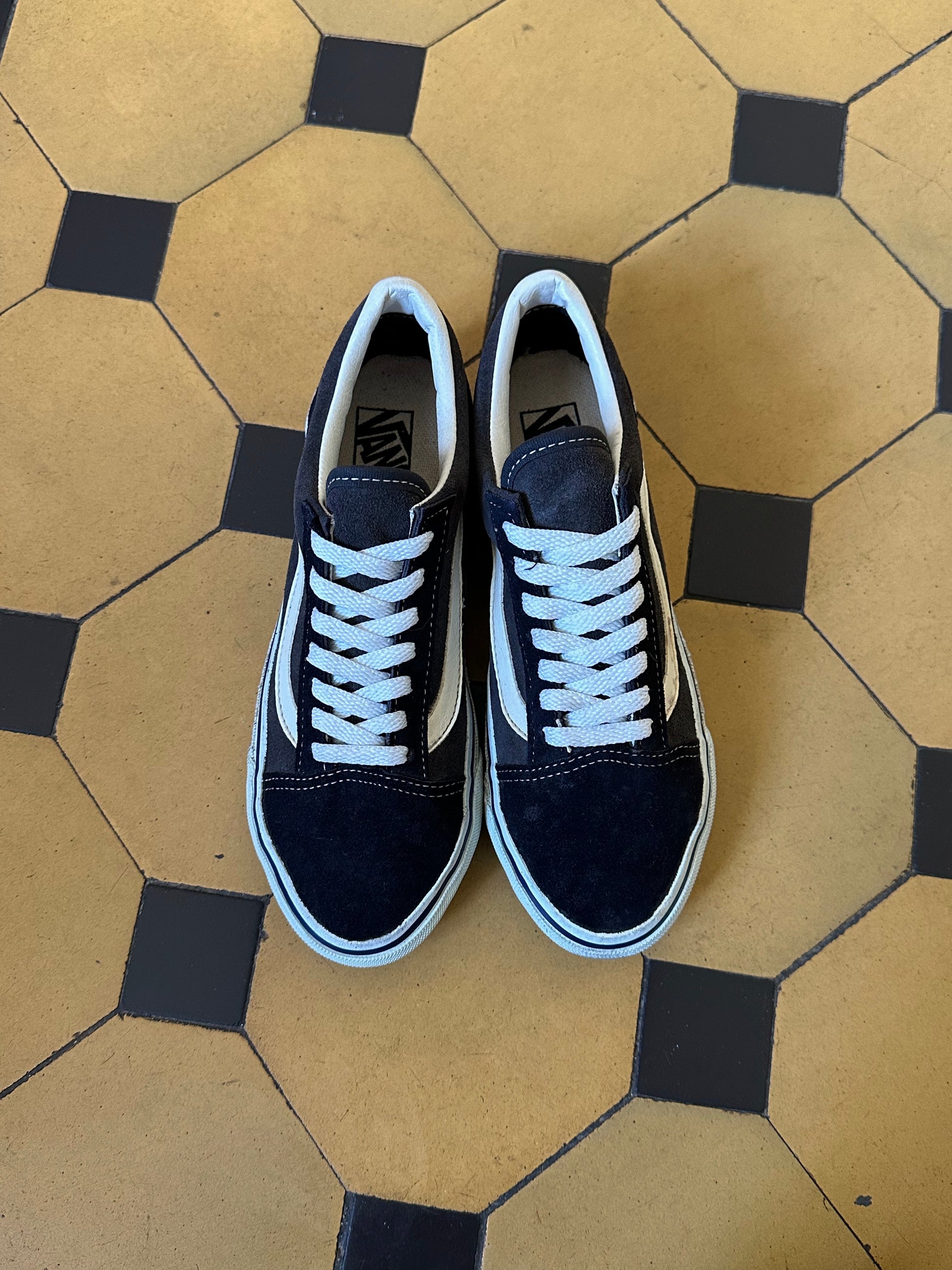 VANS Old school 90's 90年代 バンズオールドスクール 箱付き Deadstock デッドストック 新品未使用 NOS Made in USA アメリカ製 oto Praha Vintage clothing shop Antique shop 古着屋 プラハ Showroom appointment Prague ユーロ古着 ヨーロッパ古着 古着卸 ヴィンテージ